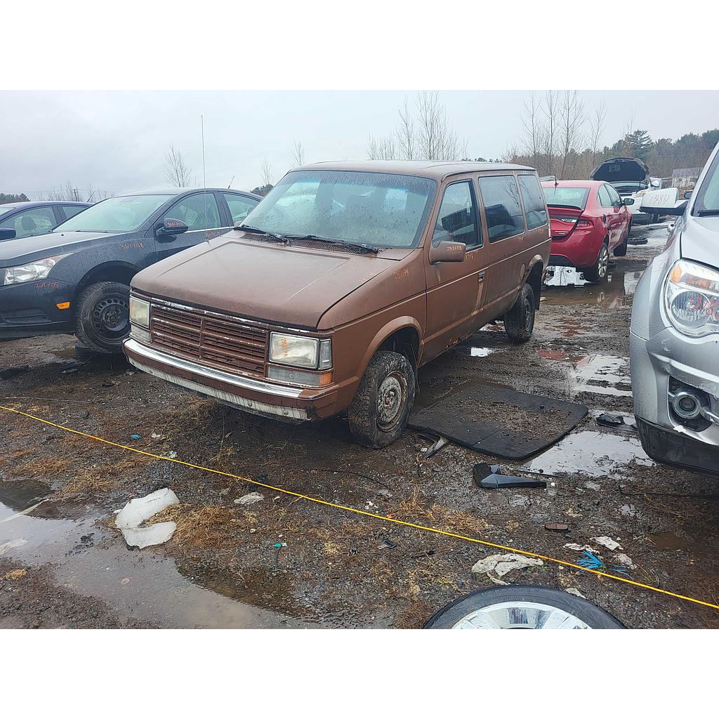 PLYMOUTH VOYAGER 1989