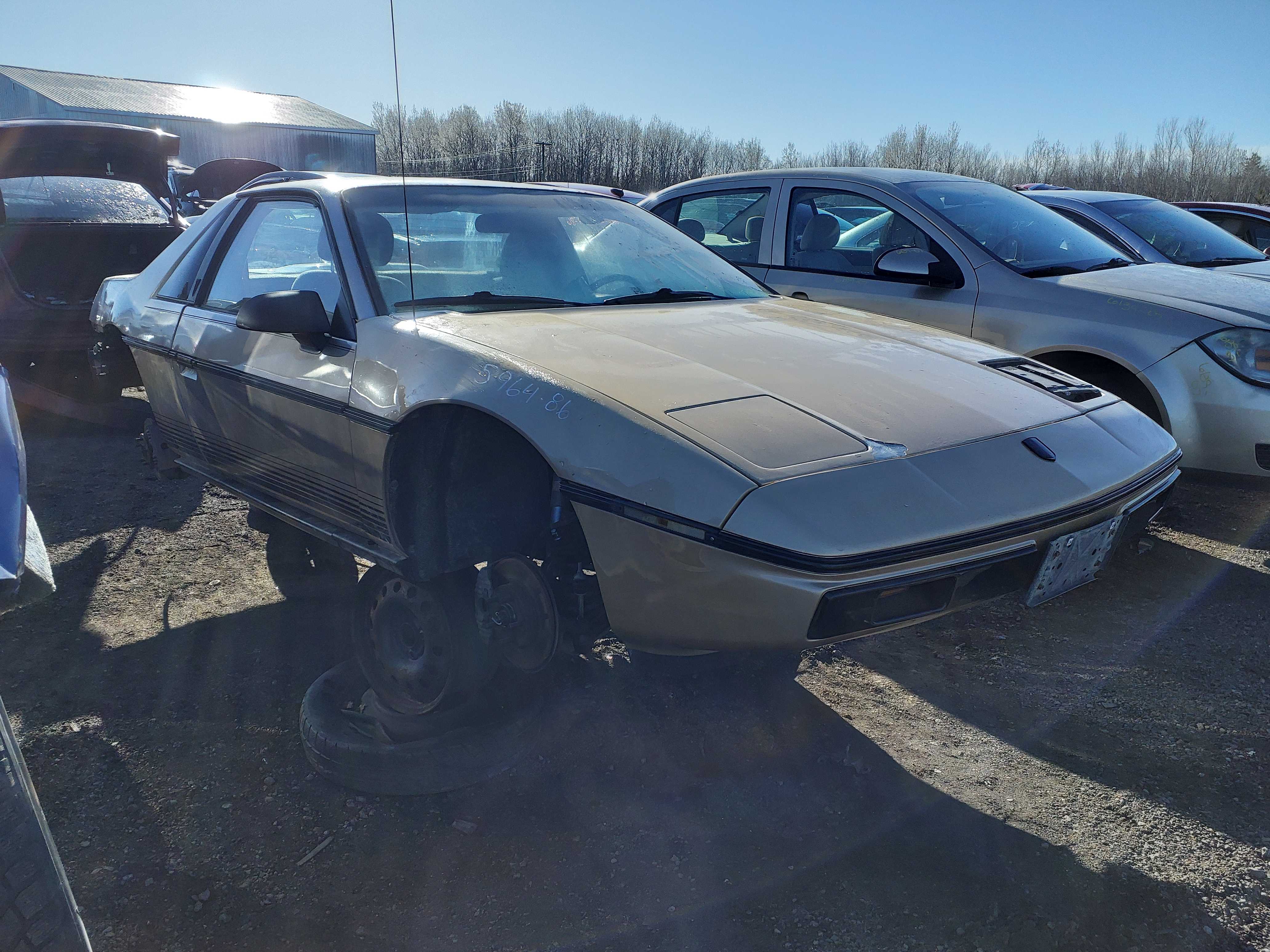 PONTIAC FIERO 1986