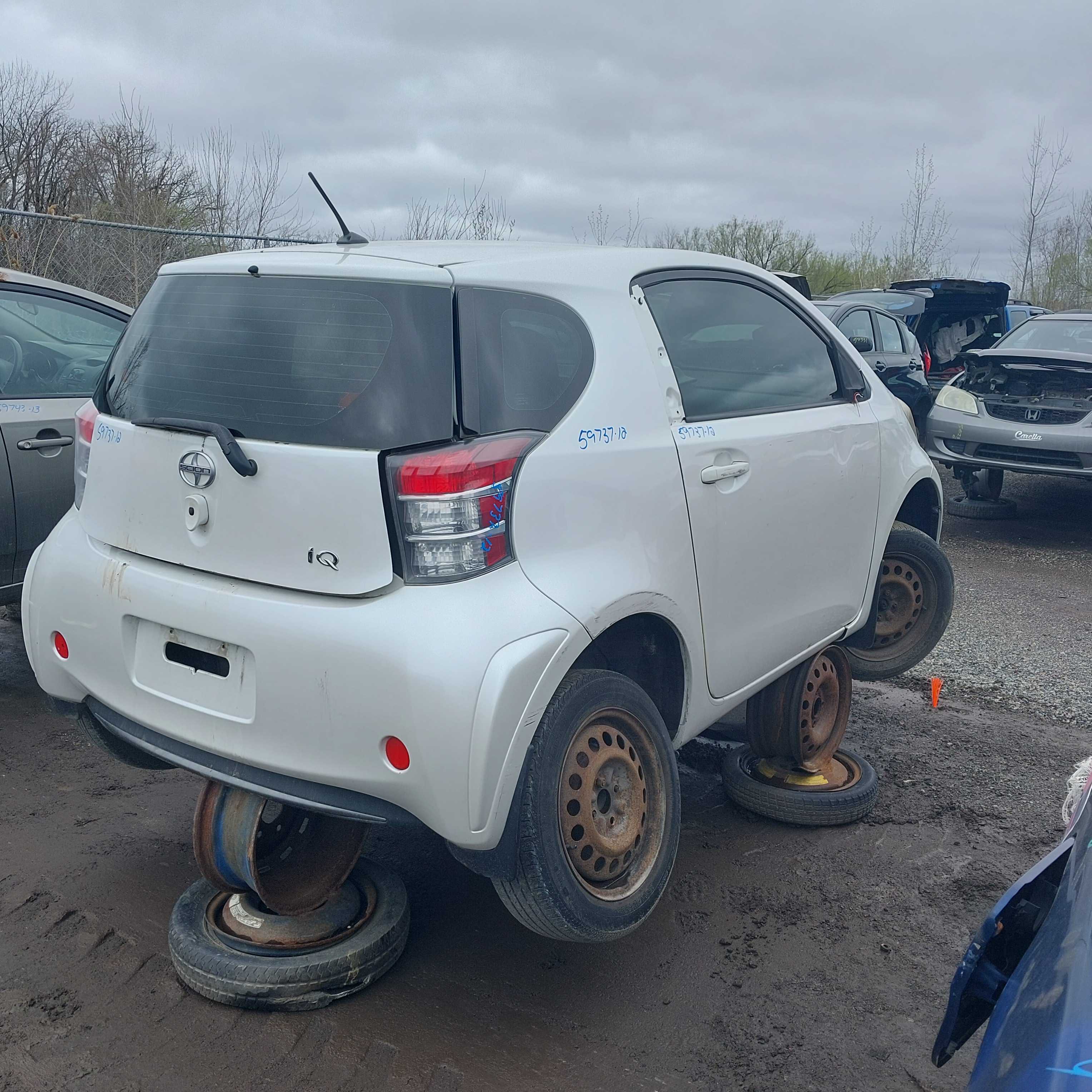 SCION IQ 2012