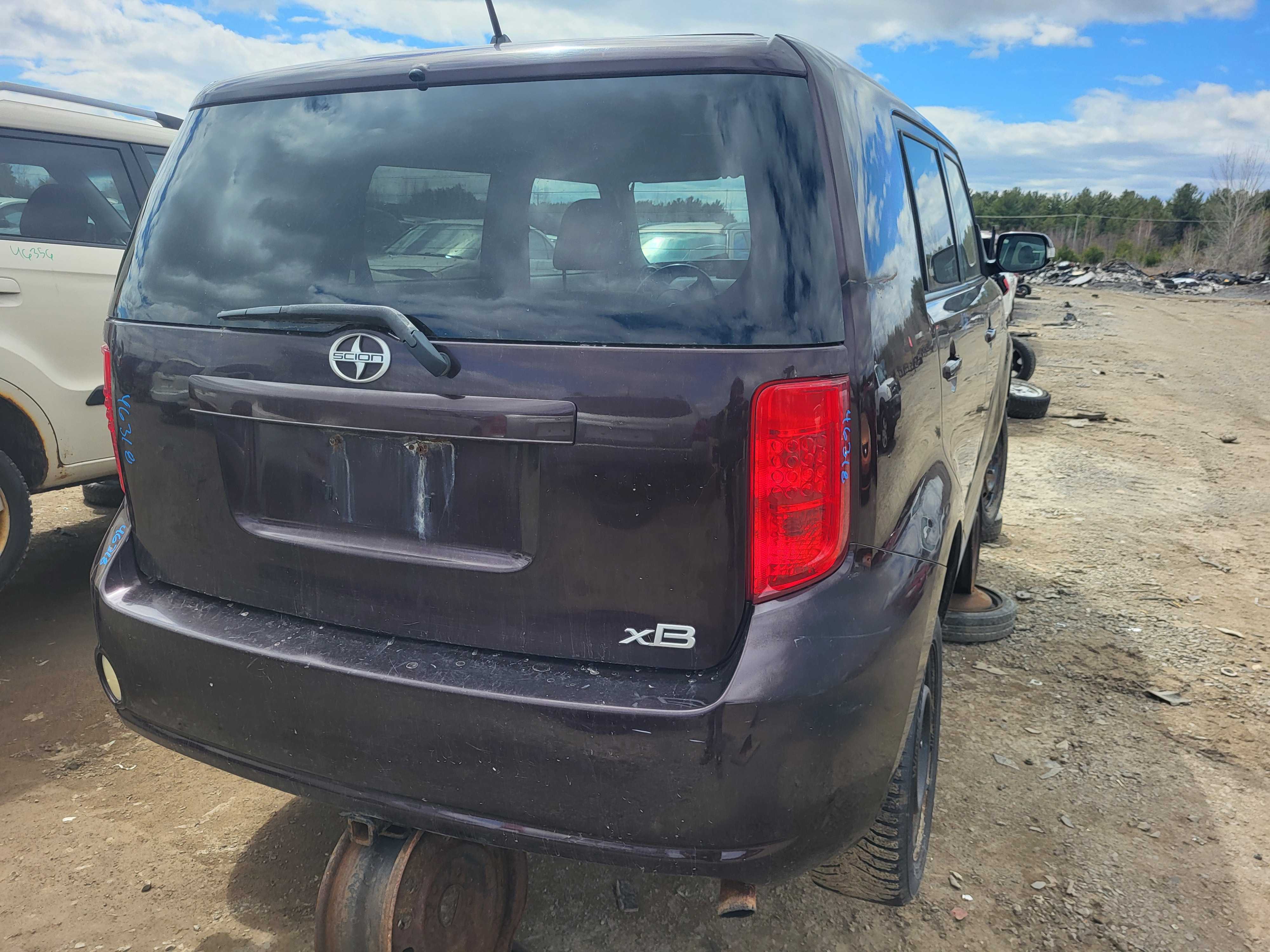 SCION XB 2009