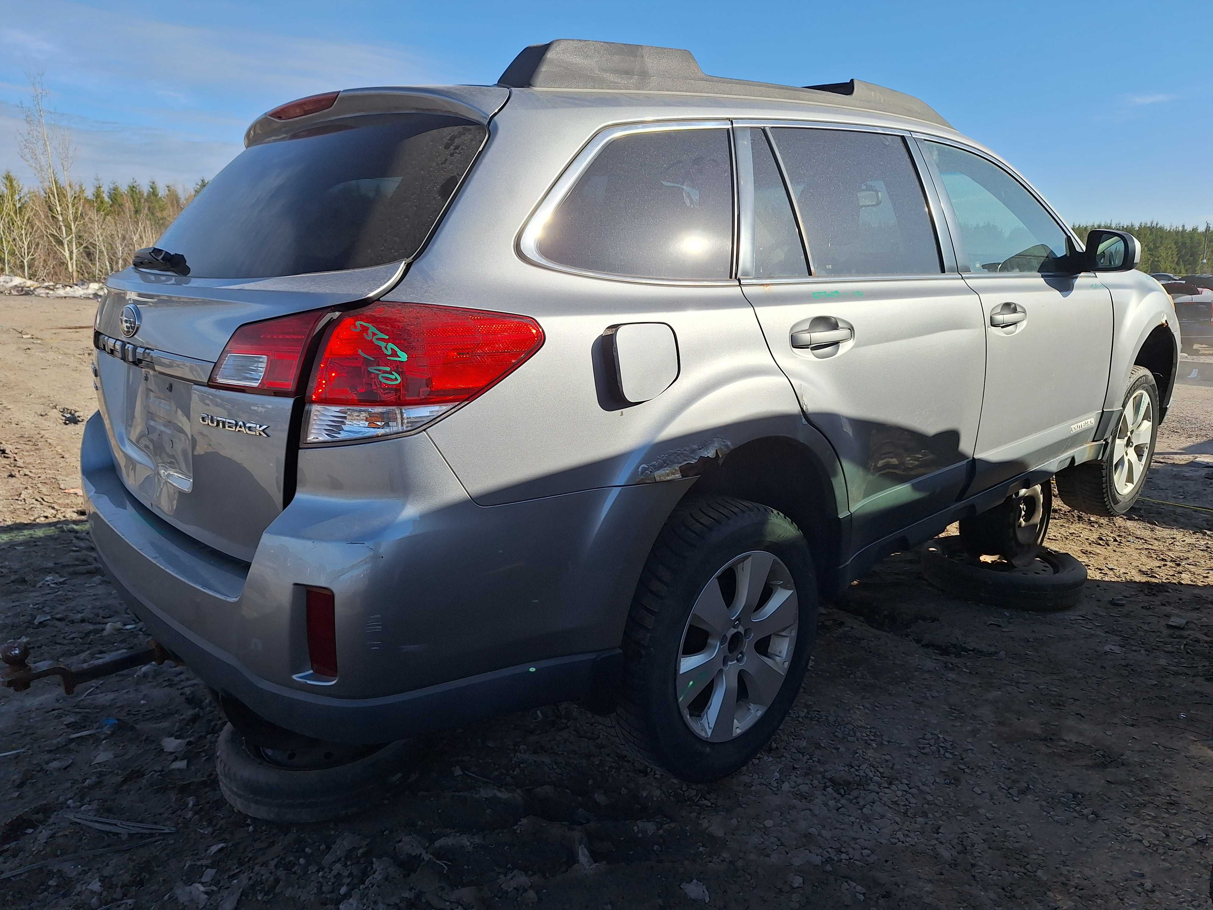 SUBARU OUTBACK 2010