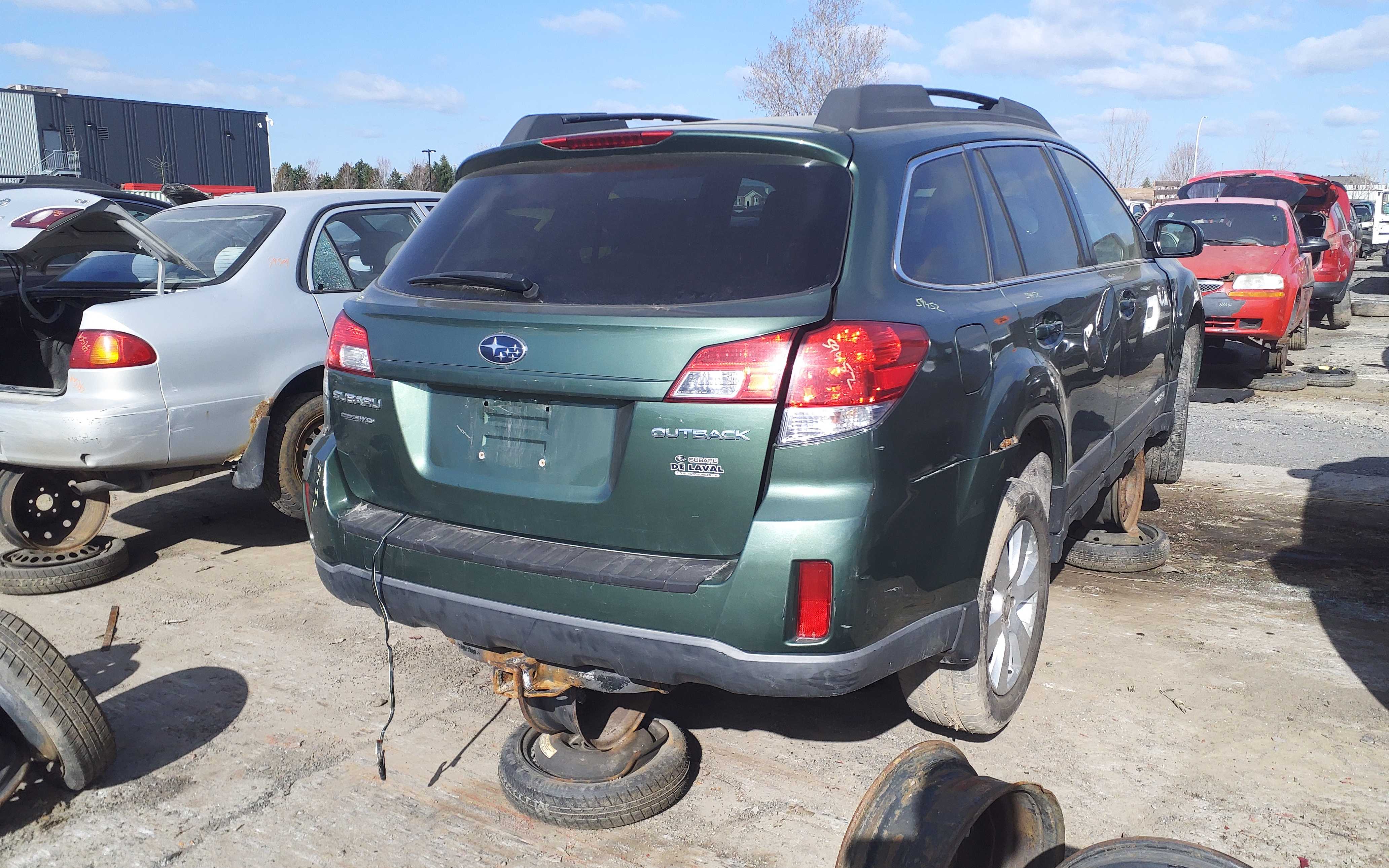 SUBARU OUTBACK 2011