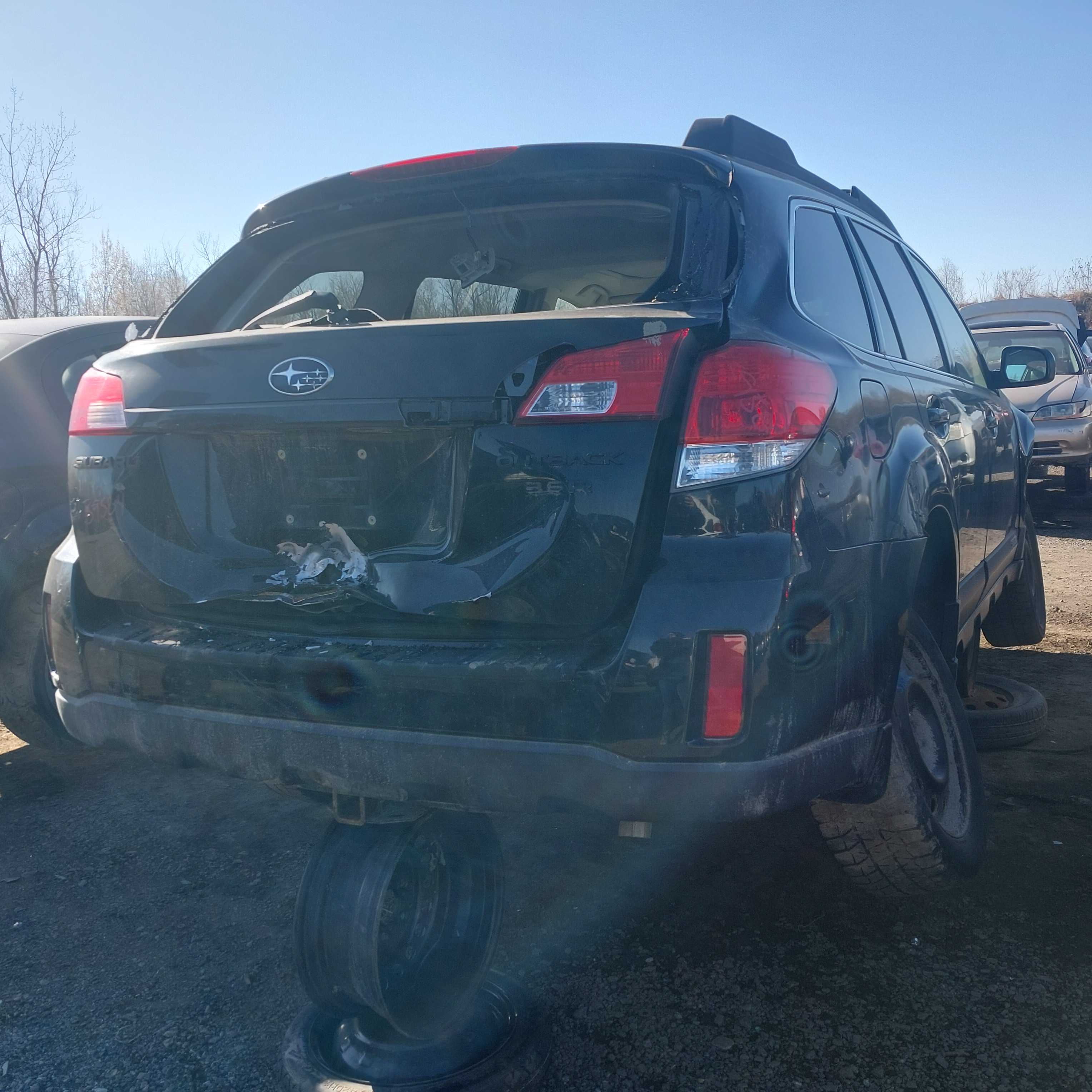 SUBARU OUTBACK 2011