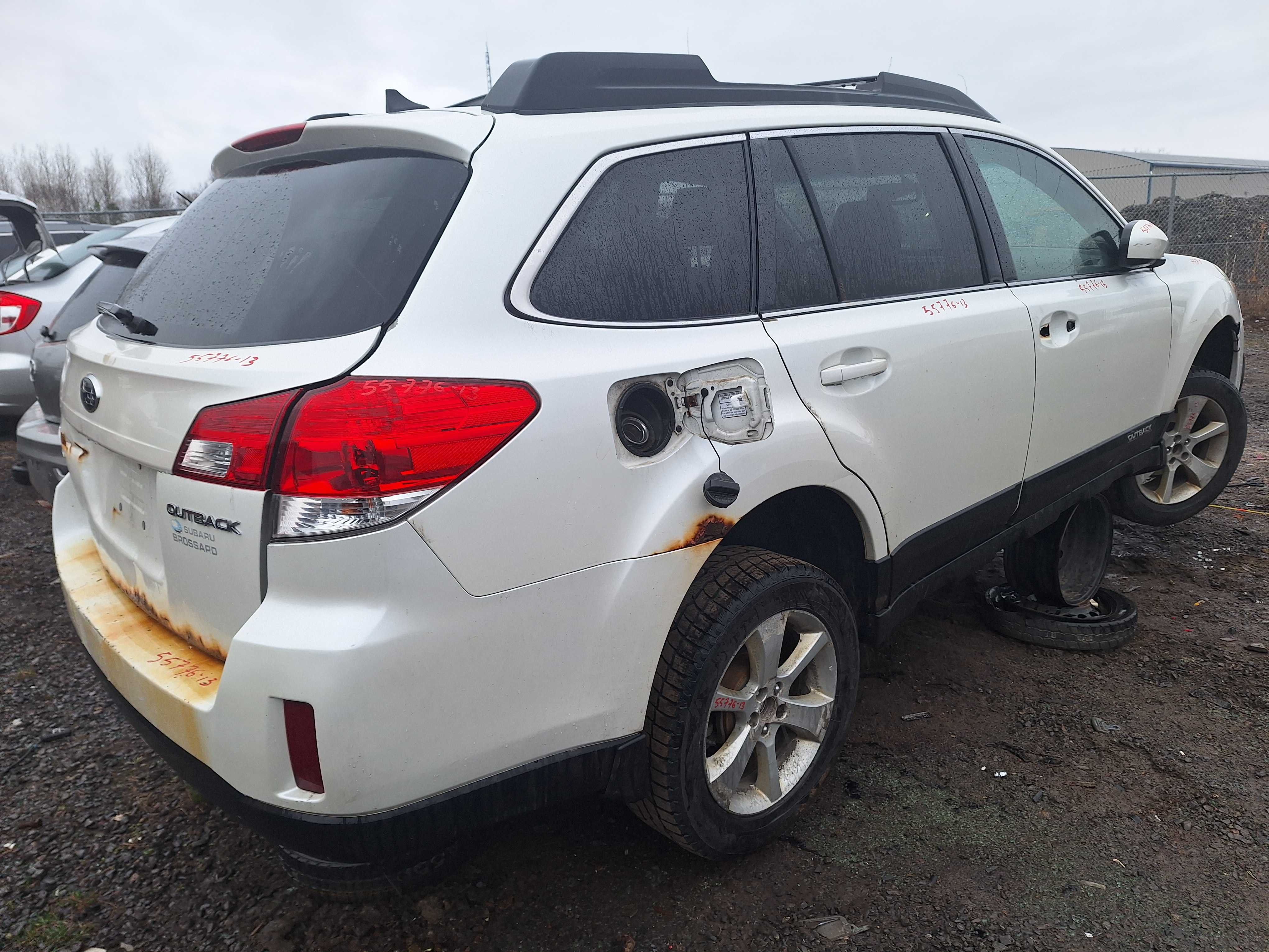 SUBARU OUTBACK 2013