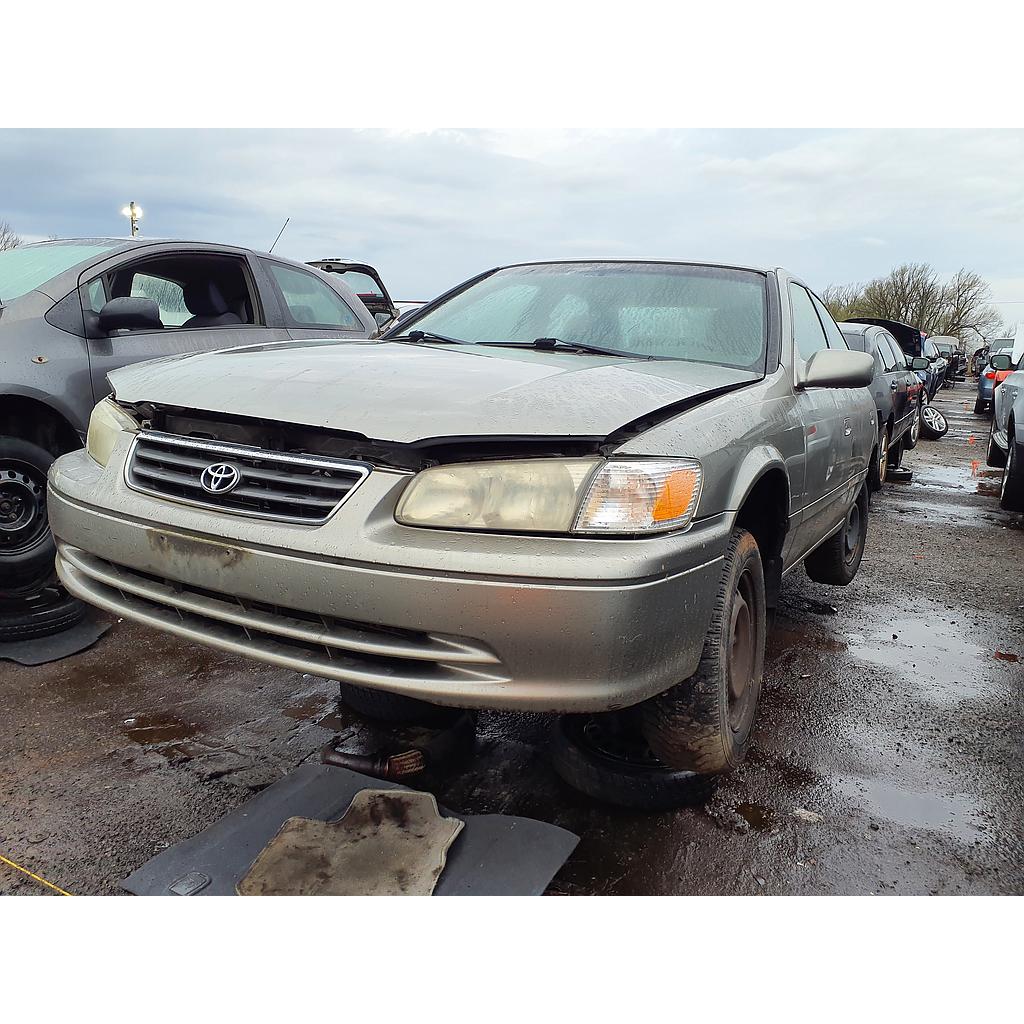 TOYOTA CAMRY 2001