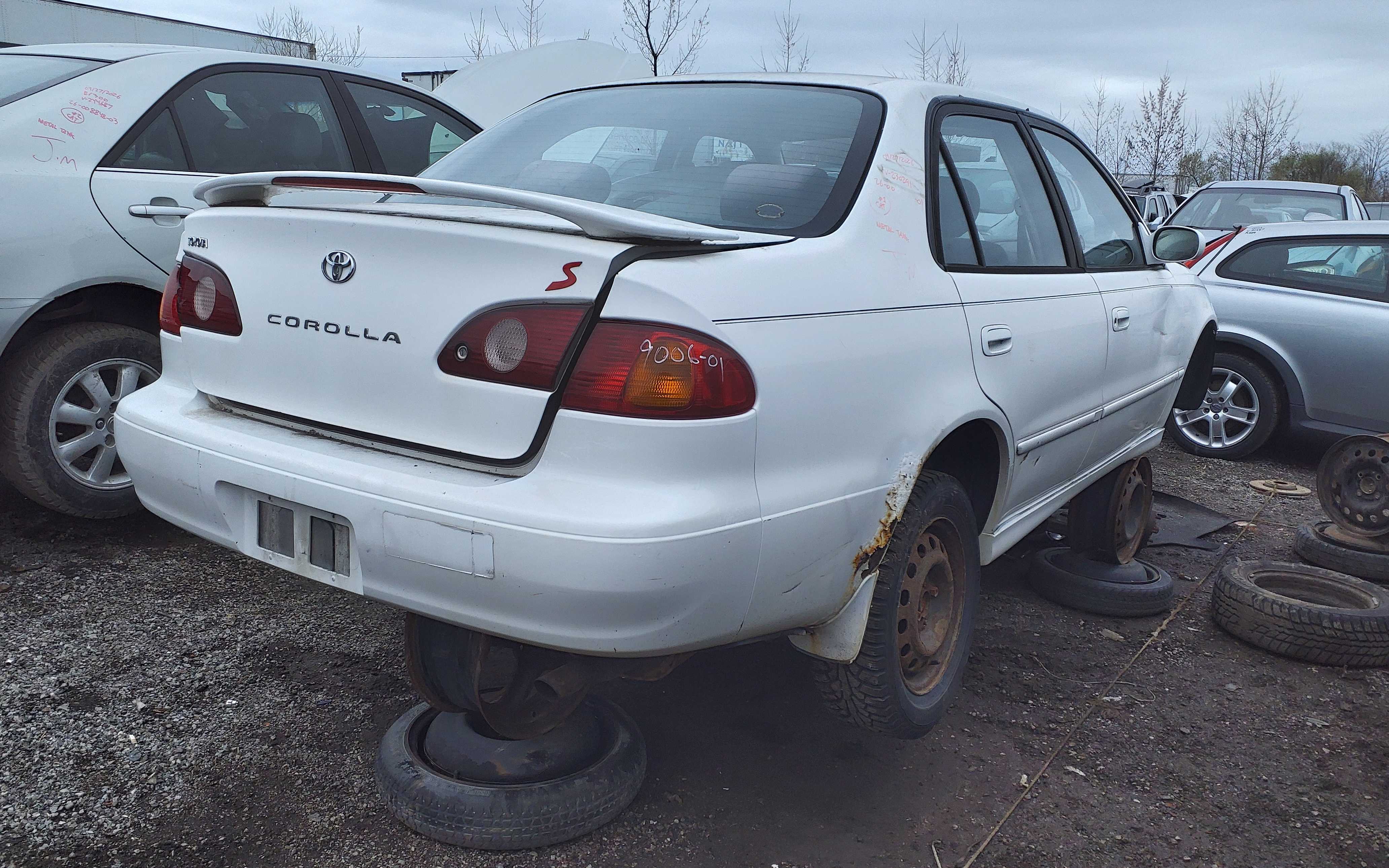 TOYOTA COROLLA 2001