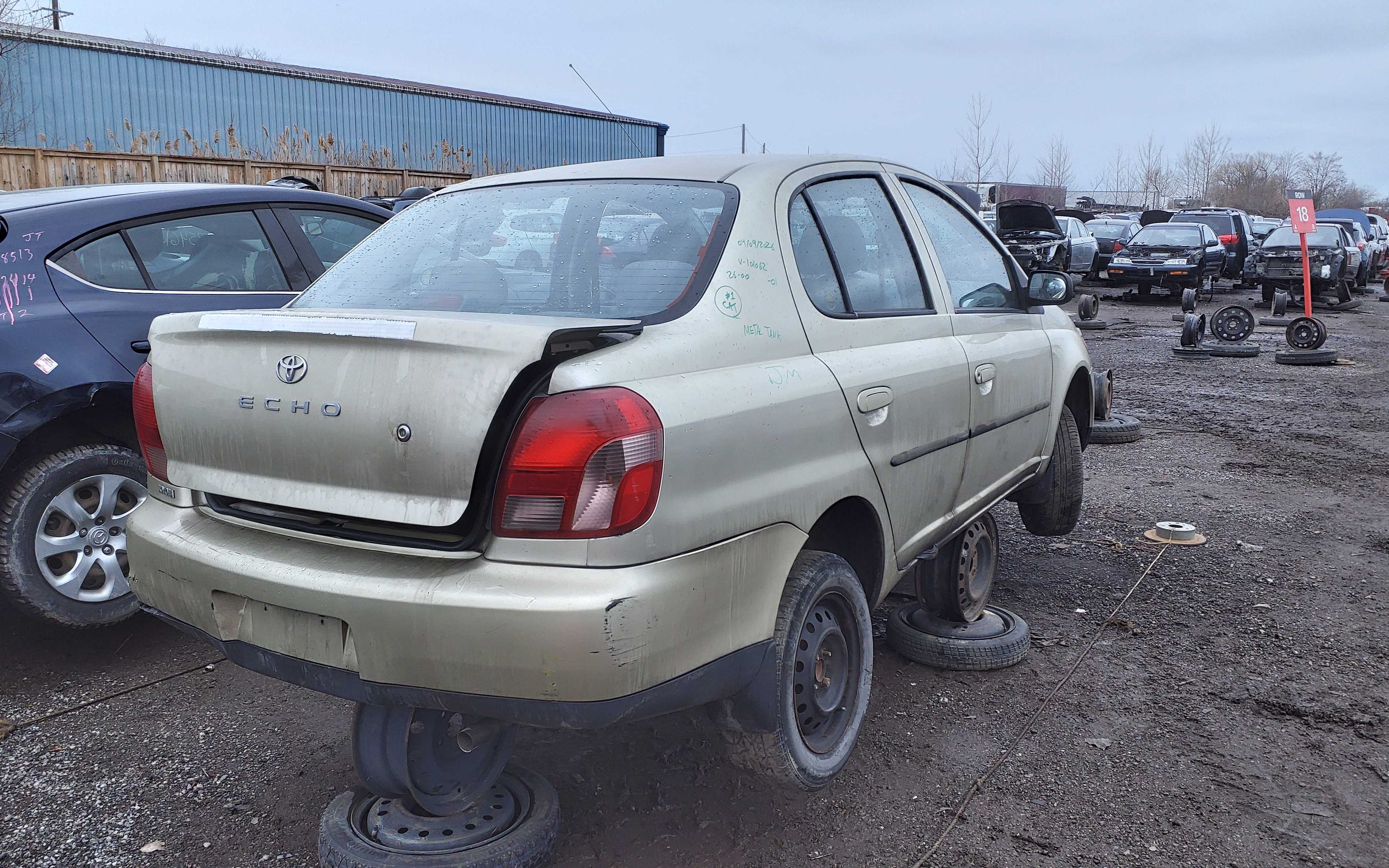 TOYOTA ECHO 2001