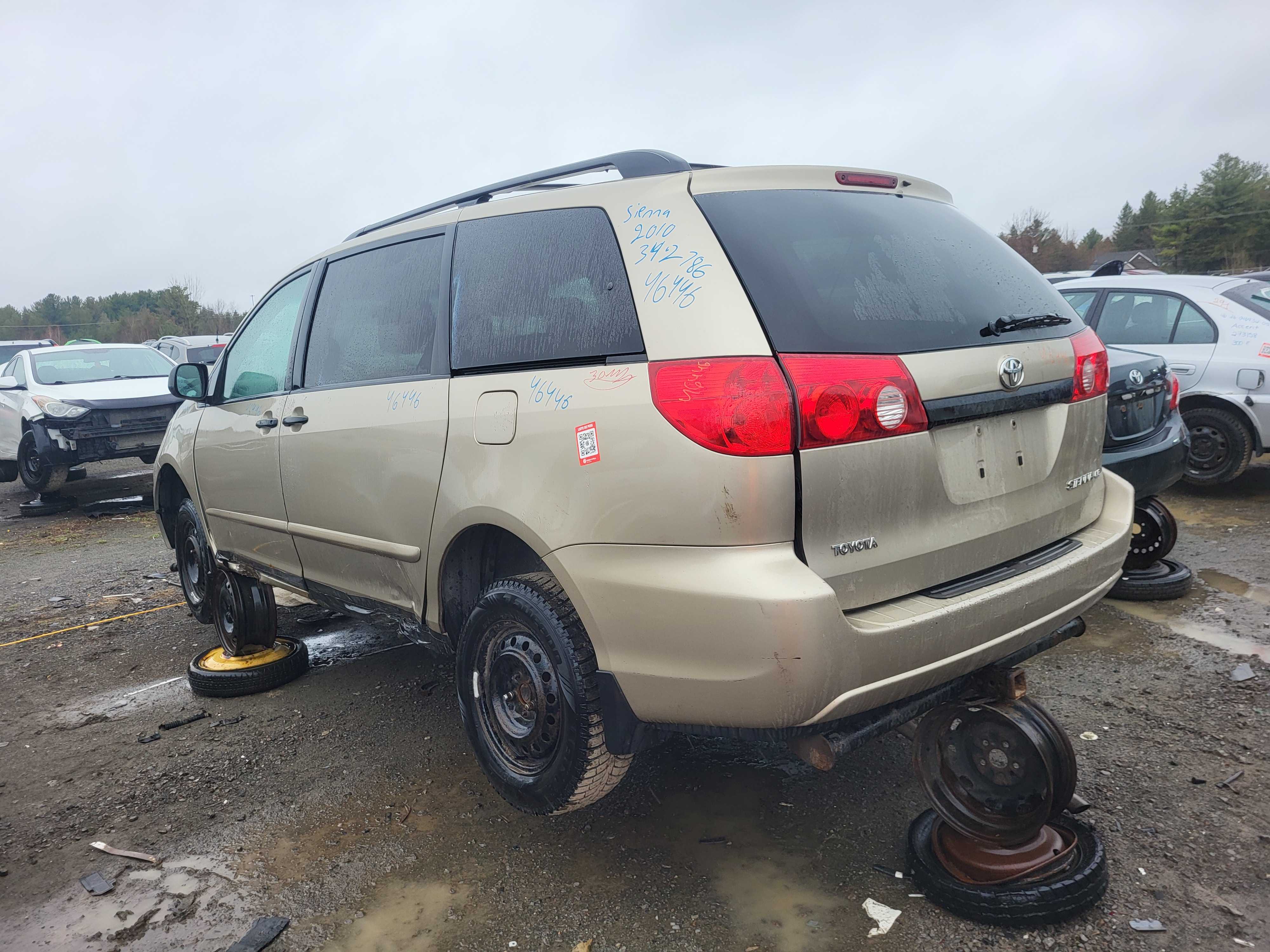 TOYOTA SIENNA 2010