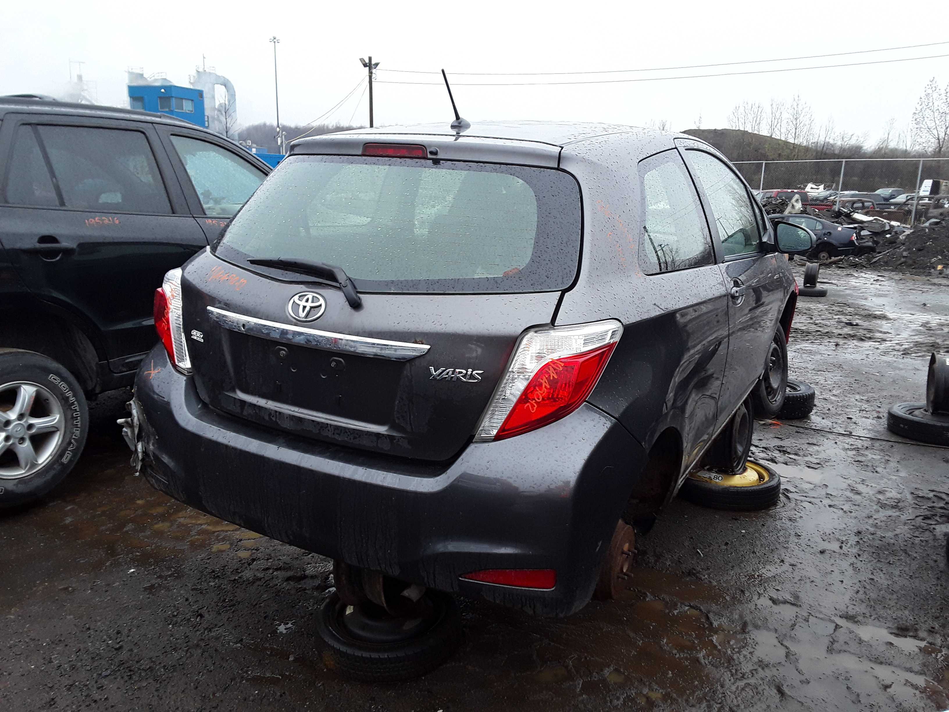 TOYOTA YARIS 2012