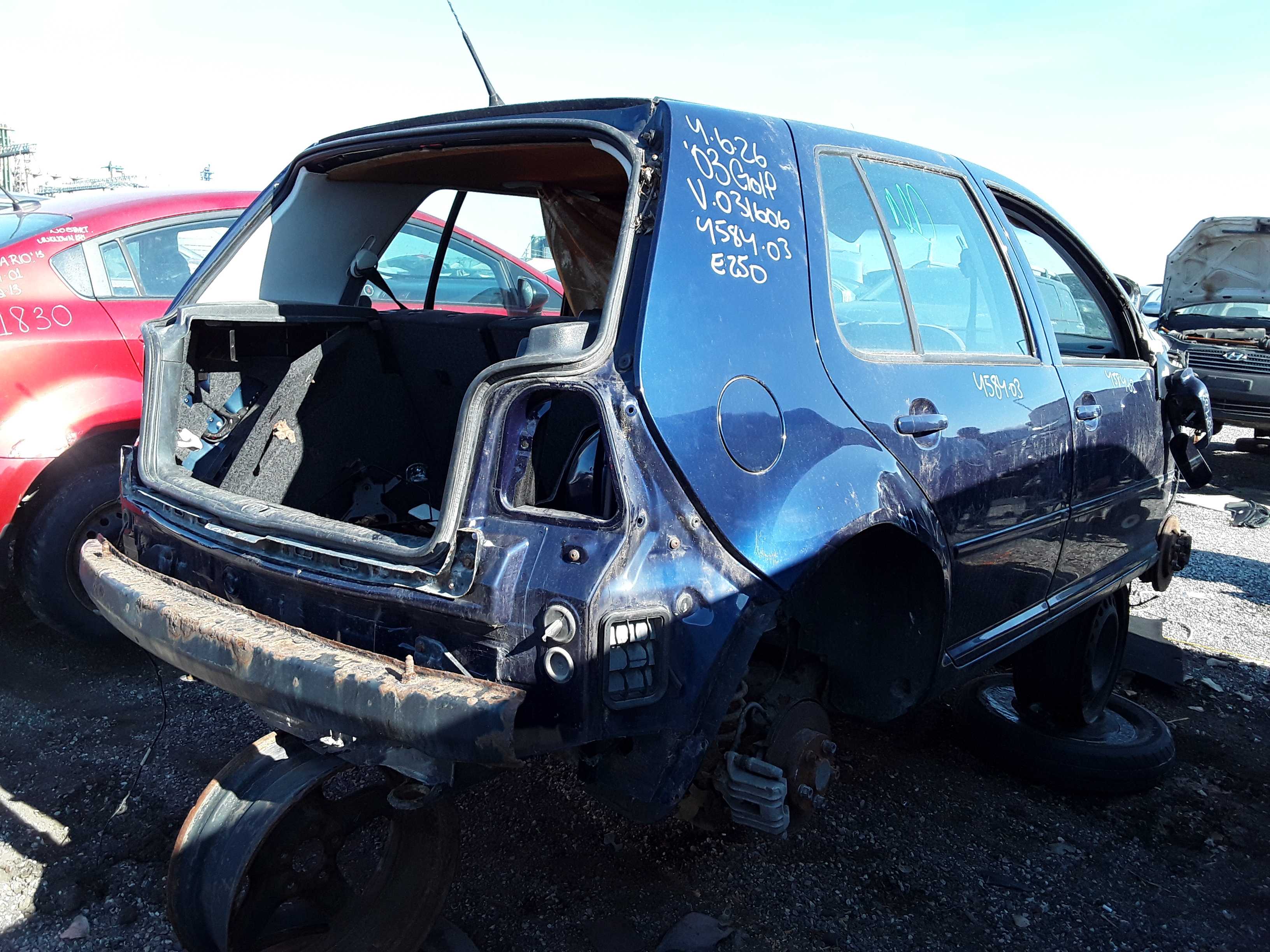 VOLKSWAGEN GOLF 2003