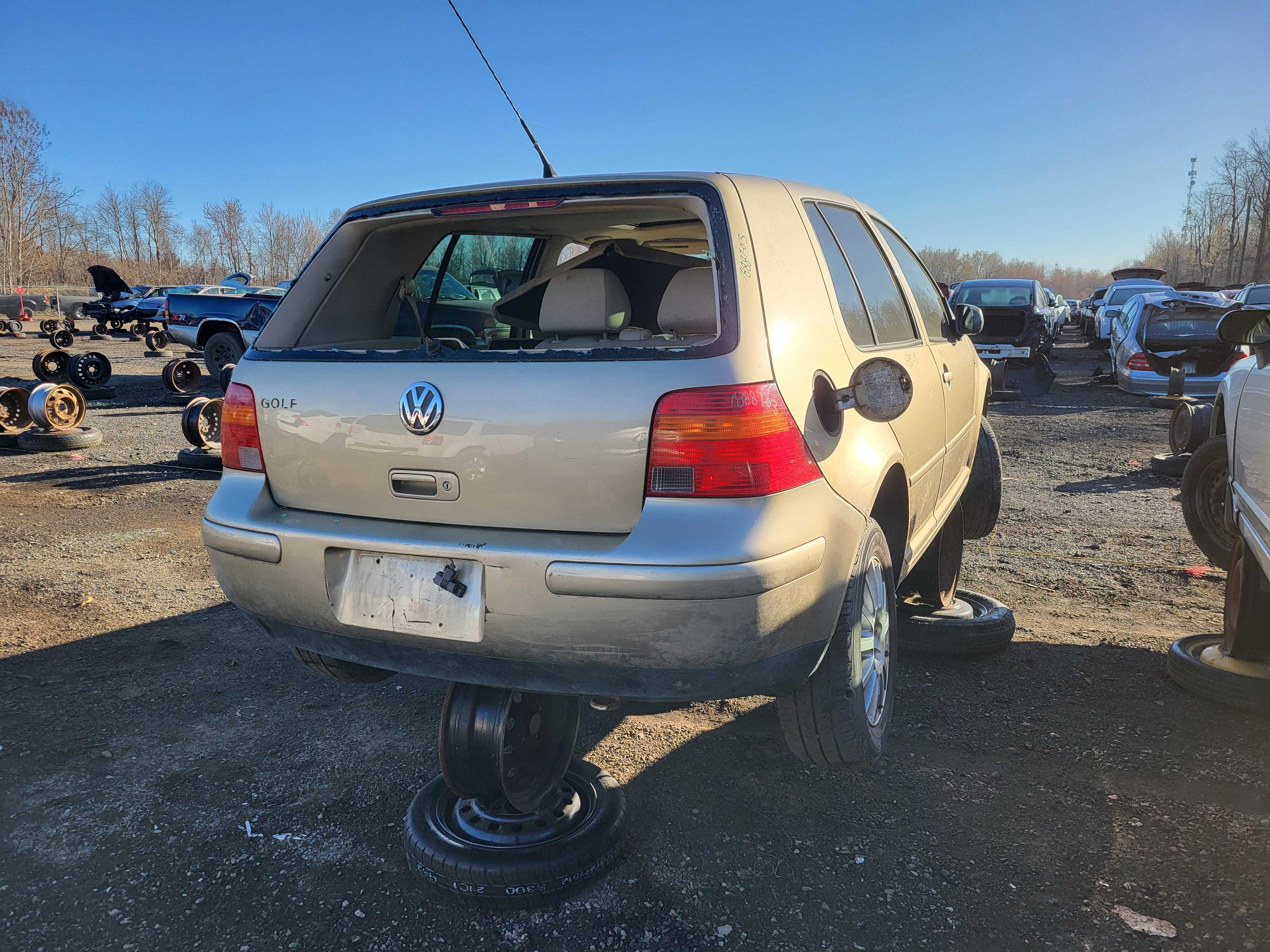VOLKSWAGEN GOLF 2003