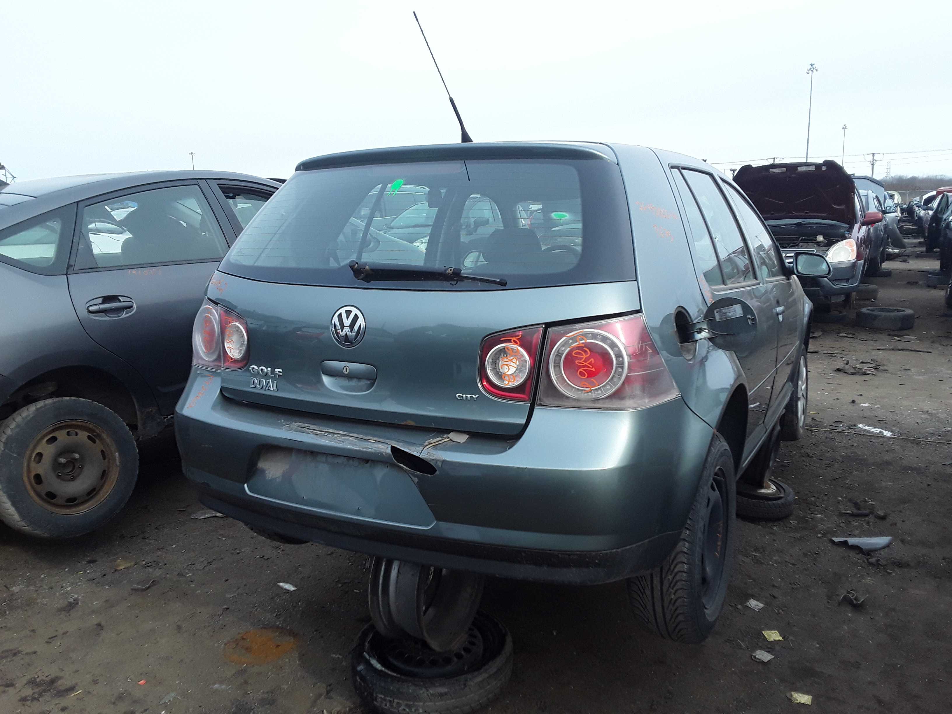 VOLKSWAGEN GOLF 2010