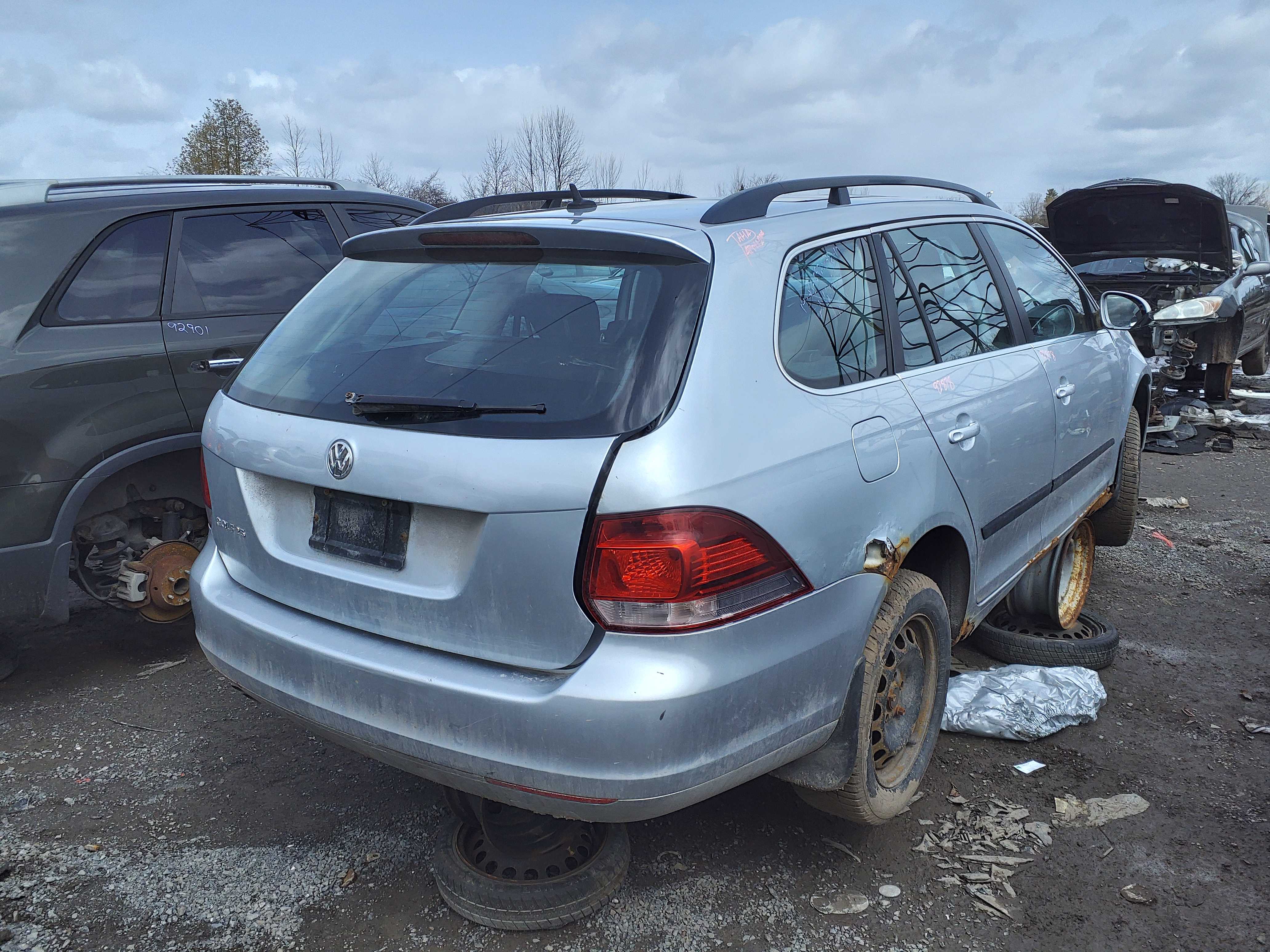 VOLKSWAGEN JETTA 2010