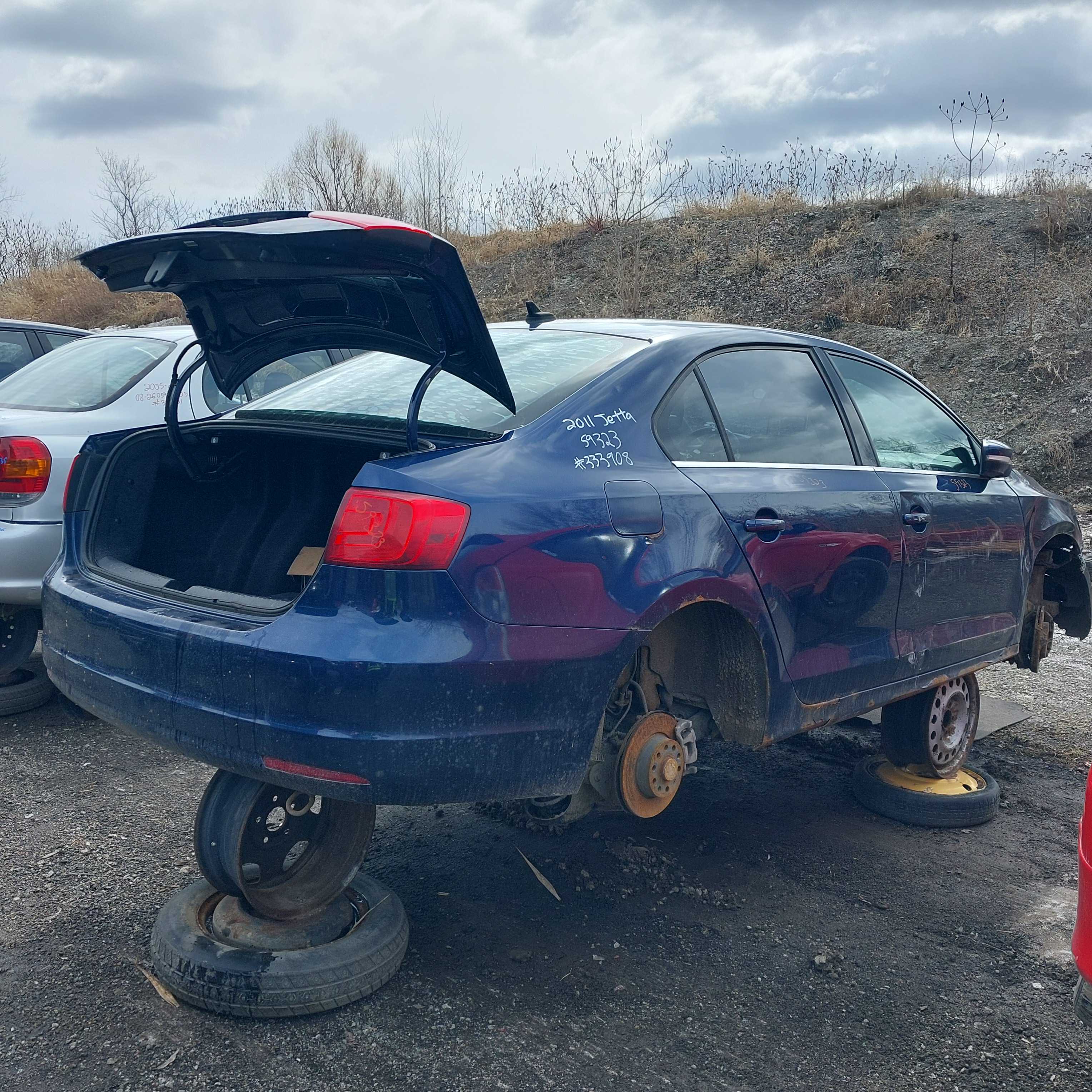 VOLKSWAGEN JETTA 2011