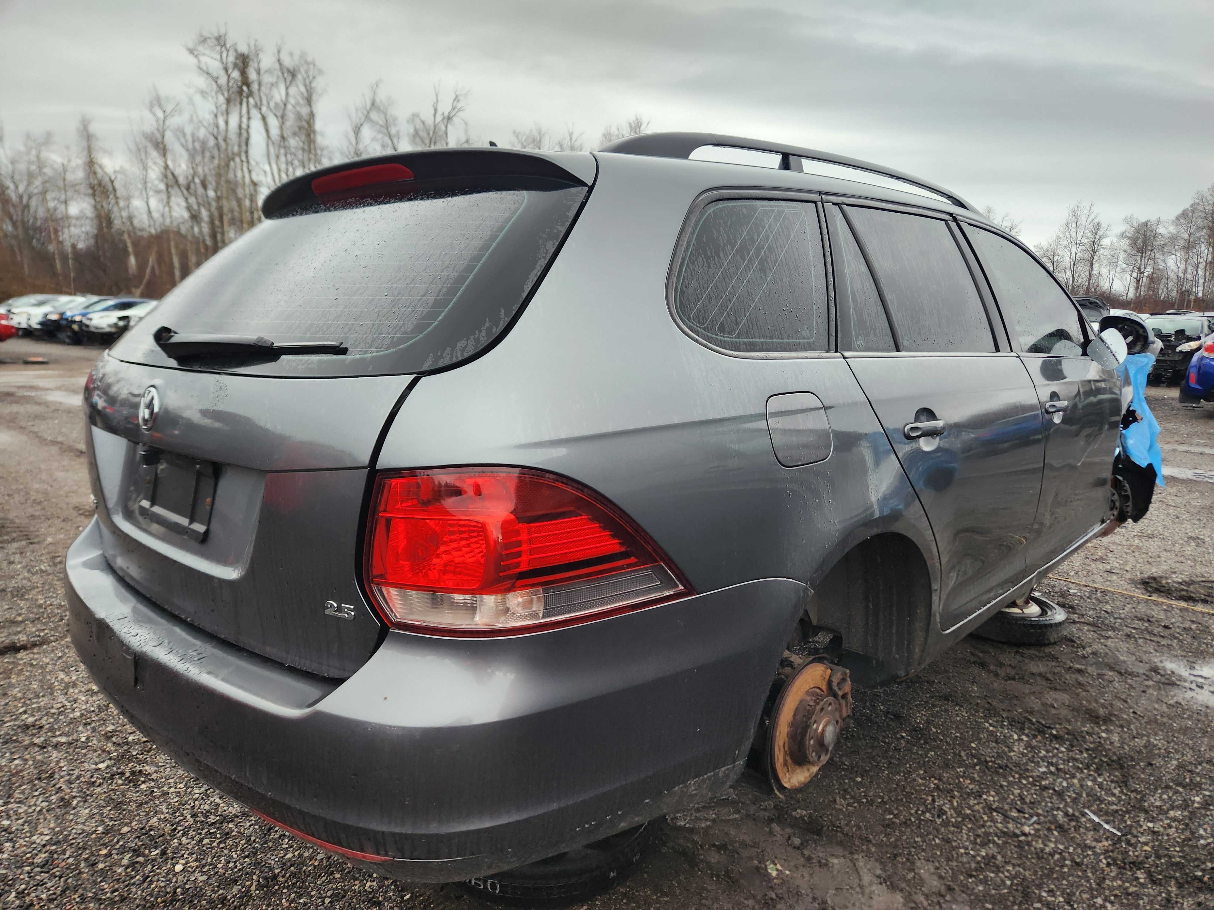 VOLKSWAGEN JETTA 2011