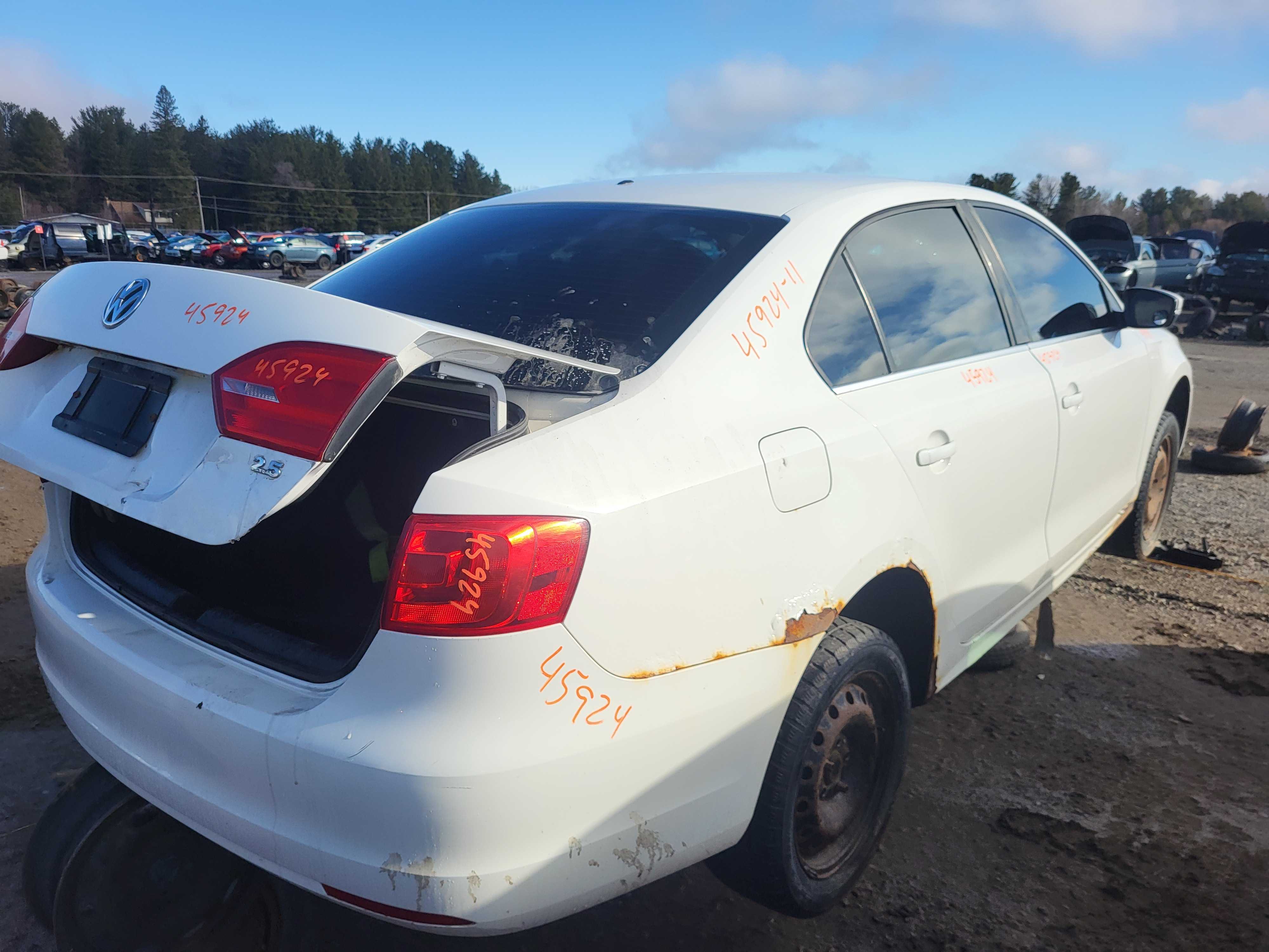 VOLKSWAGEN JETTA 2011