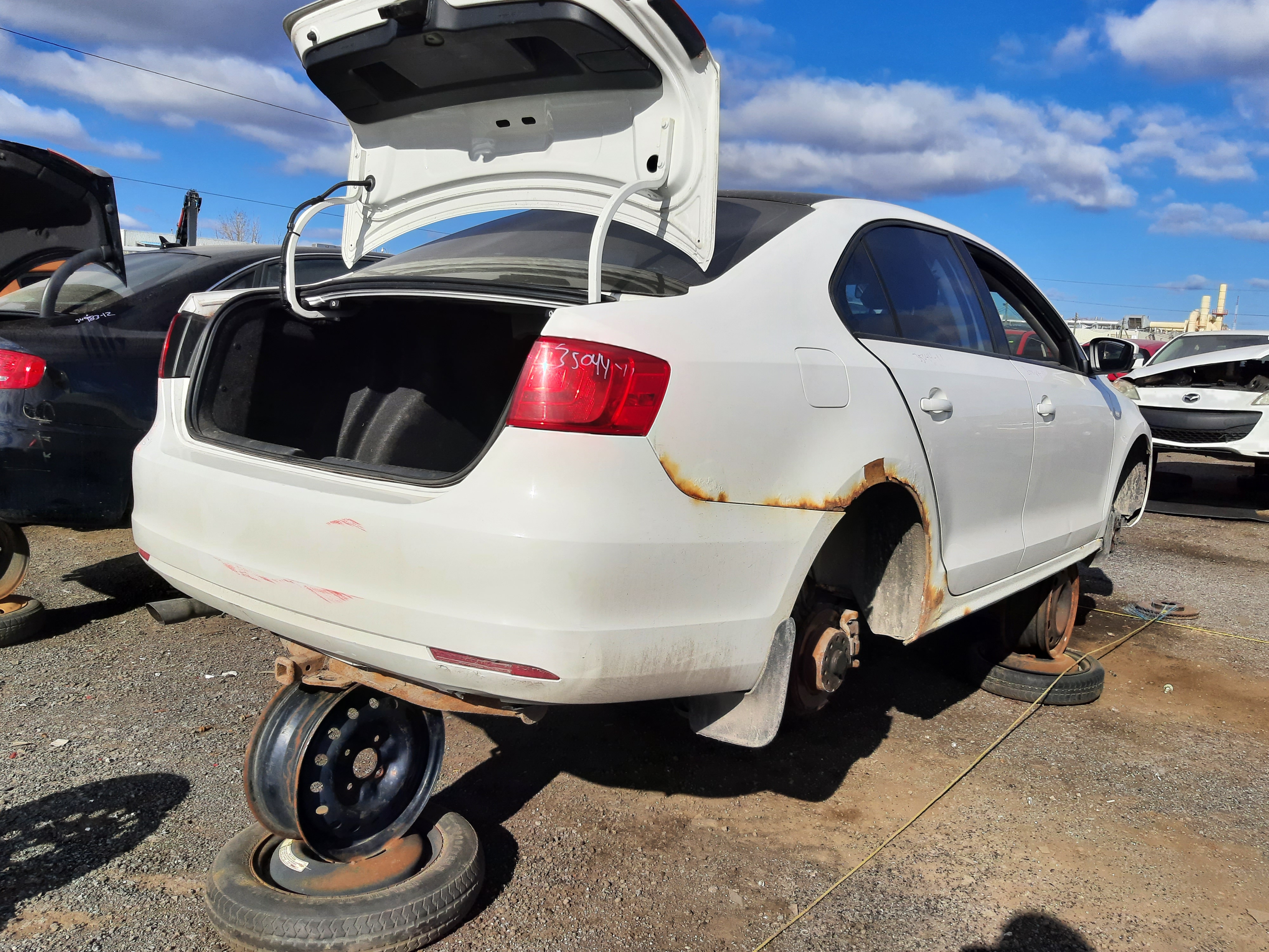 VOLKSWAGEN JETTA 2011