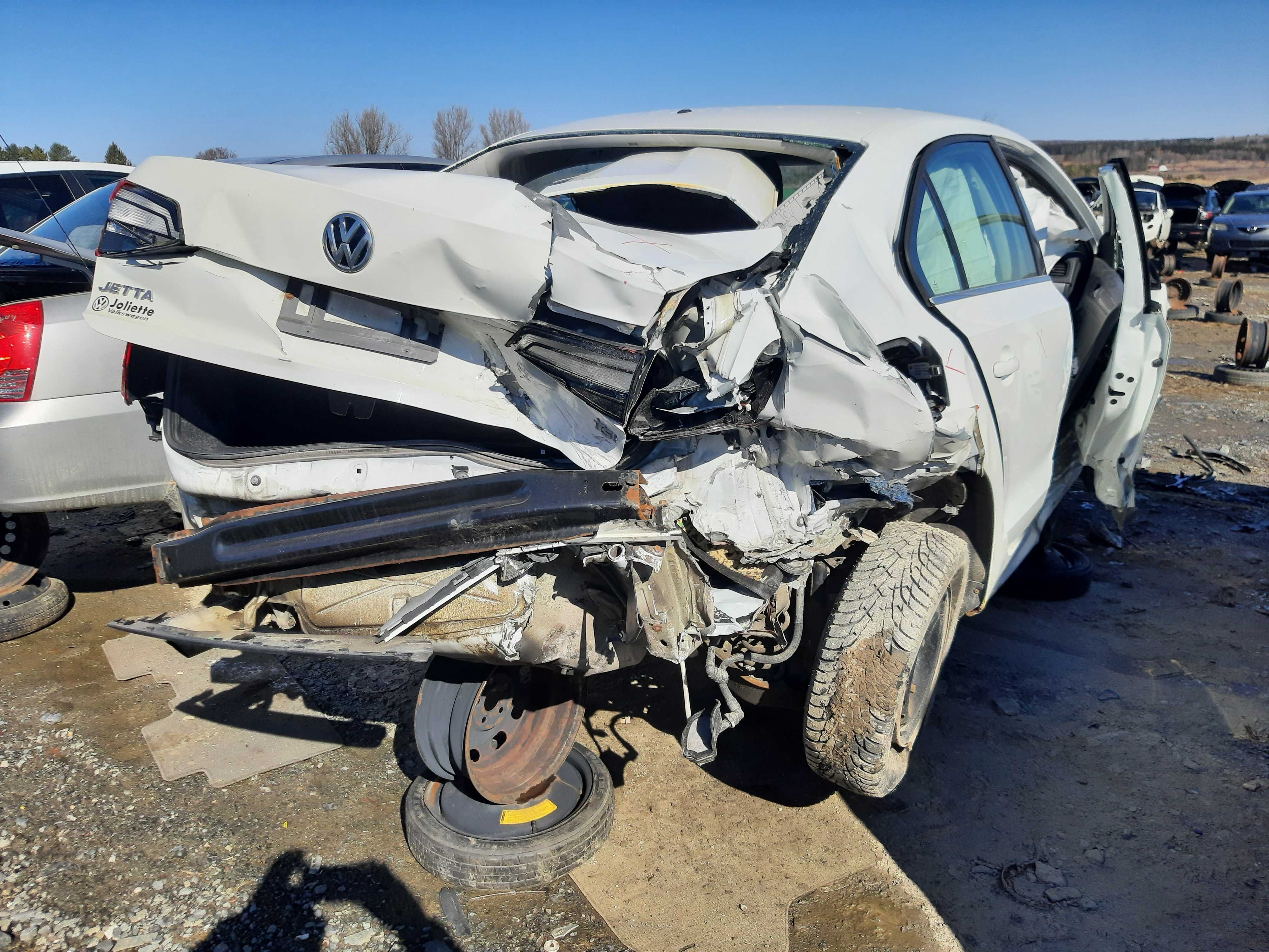 VOLKSWAGEN JETTA 2016