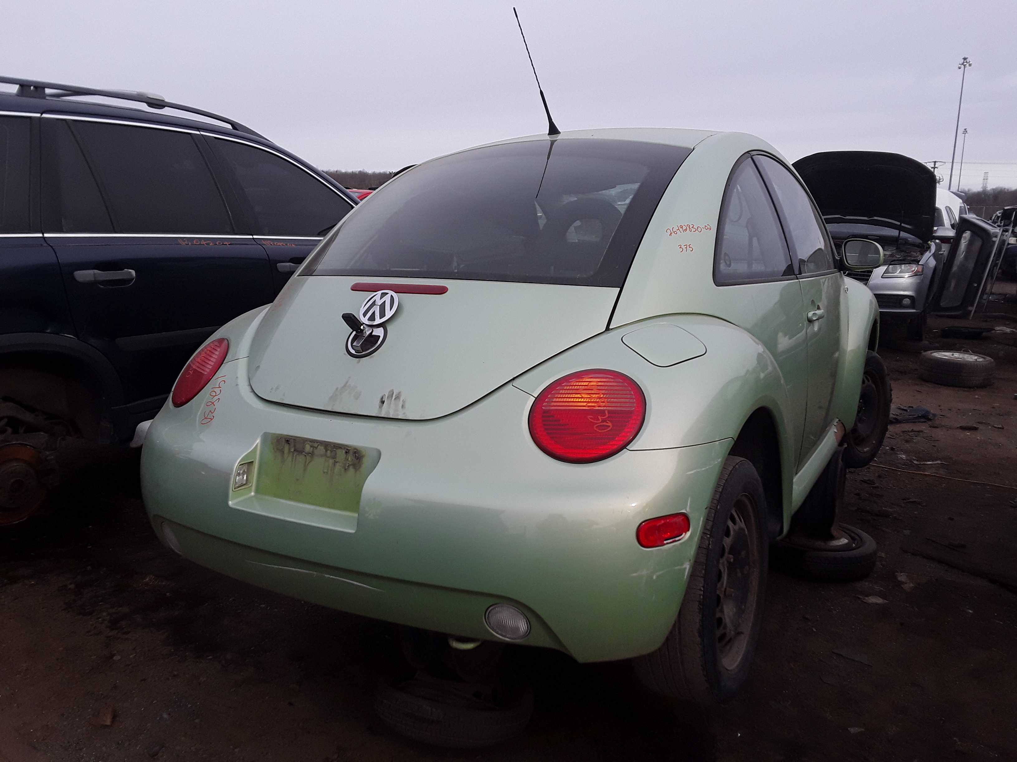 VOLKSWAGEN NEW BEETLE 2002