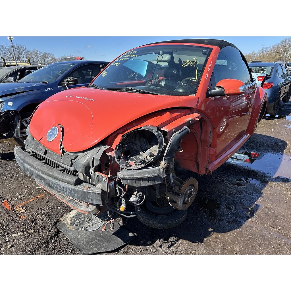 VOLKSWAGEN NEW BEETLE 2003