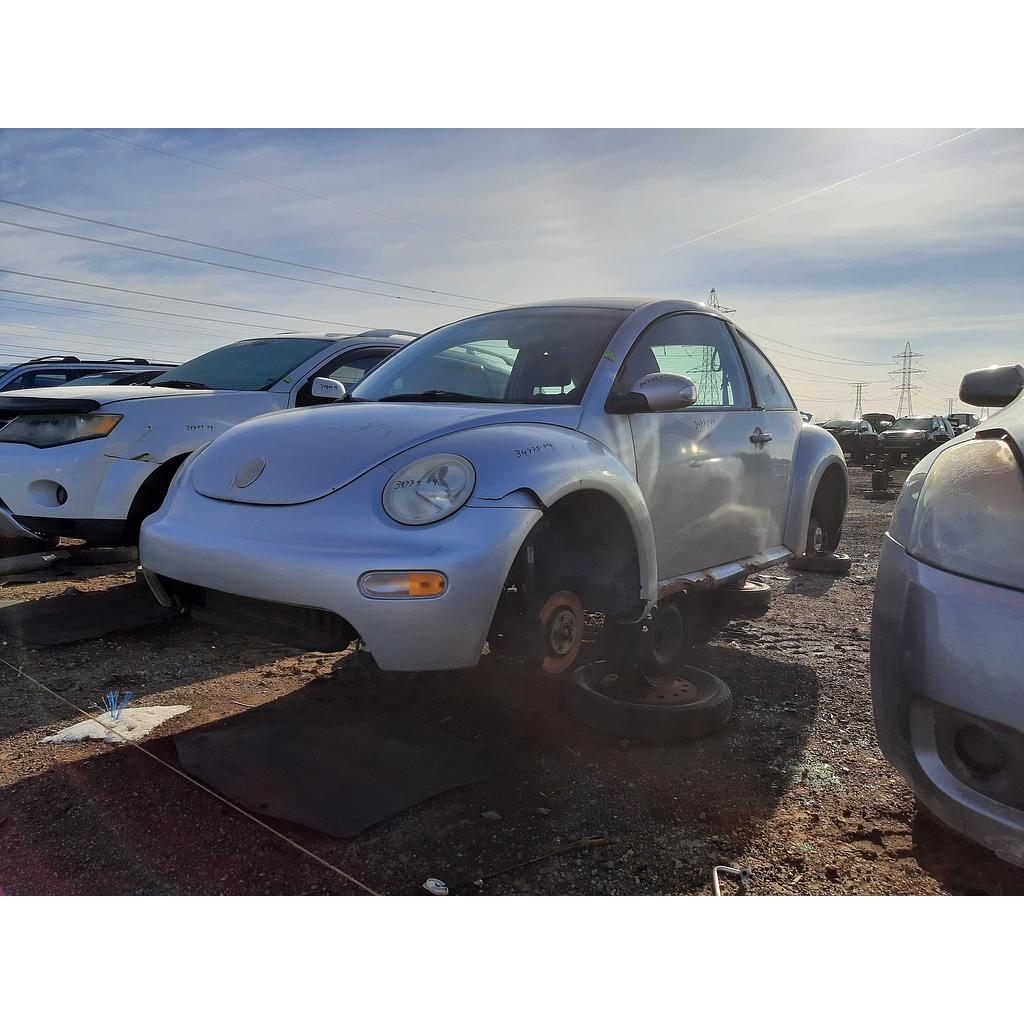 VOLKSWAGEN NEW BEETLE 2004