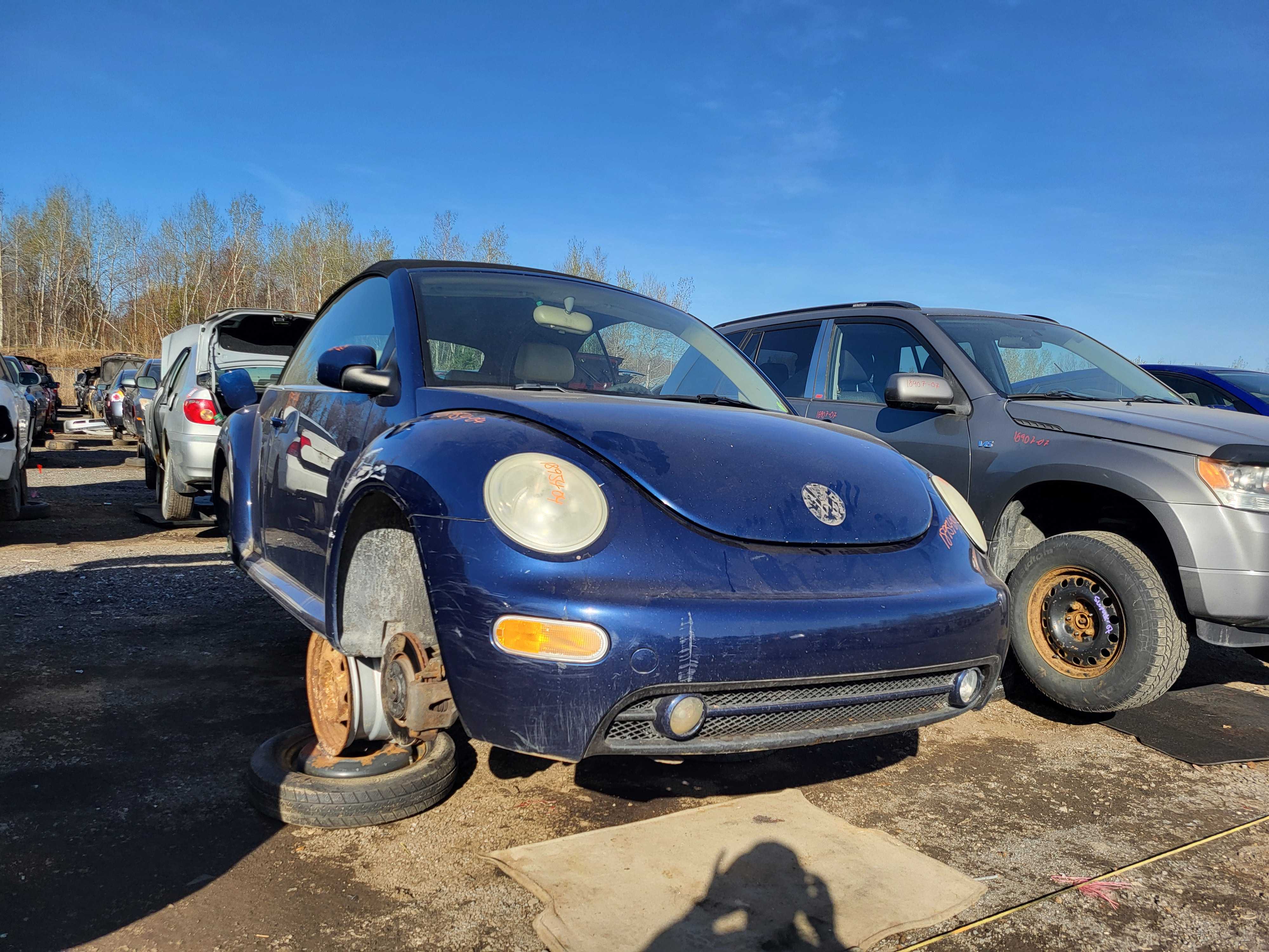 VOLKSWAGEN NEW BEETLE 2004