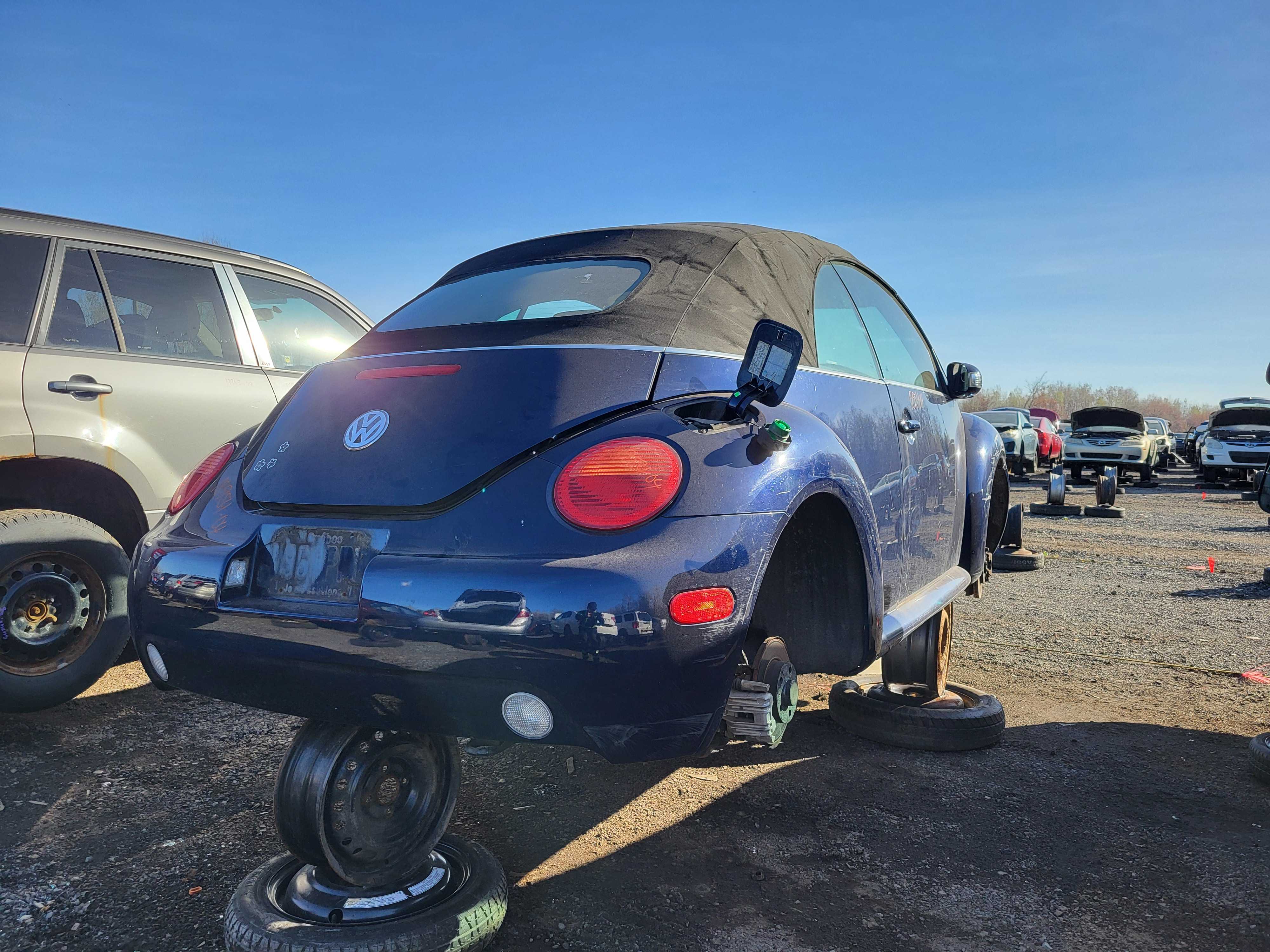 VOLKSWAGEN NEW BEETLE 2004
