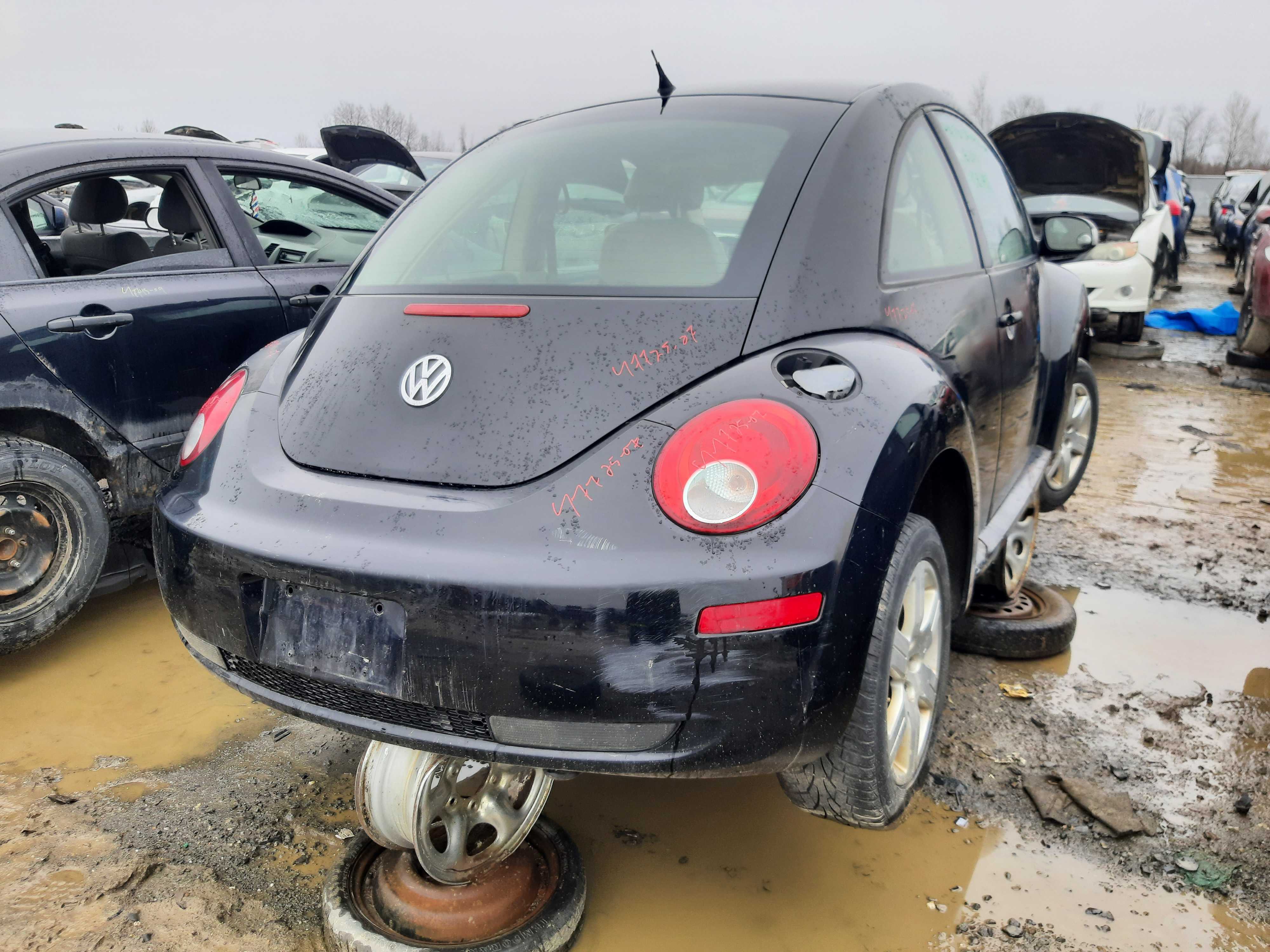 VOLKSWAGEN NEW BEETLE 2007