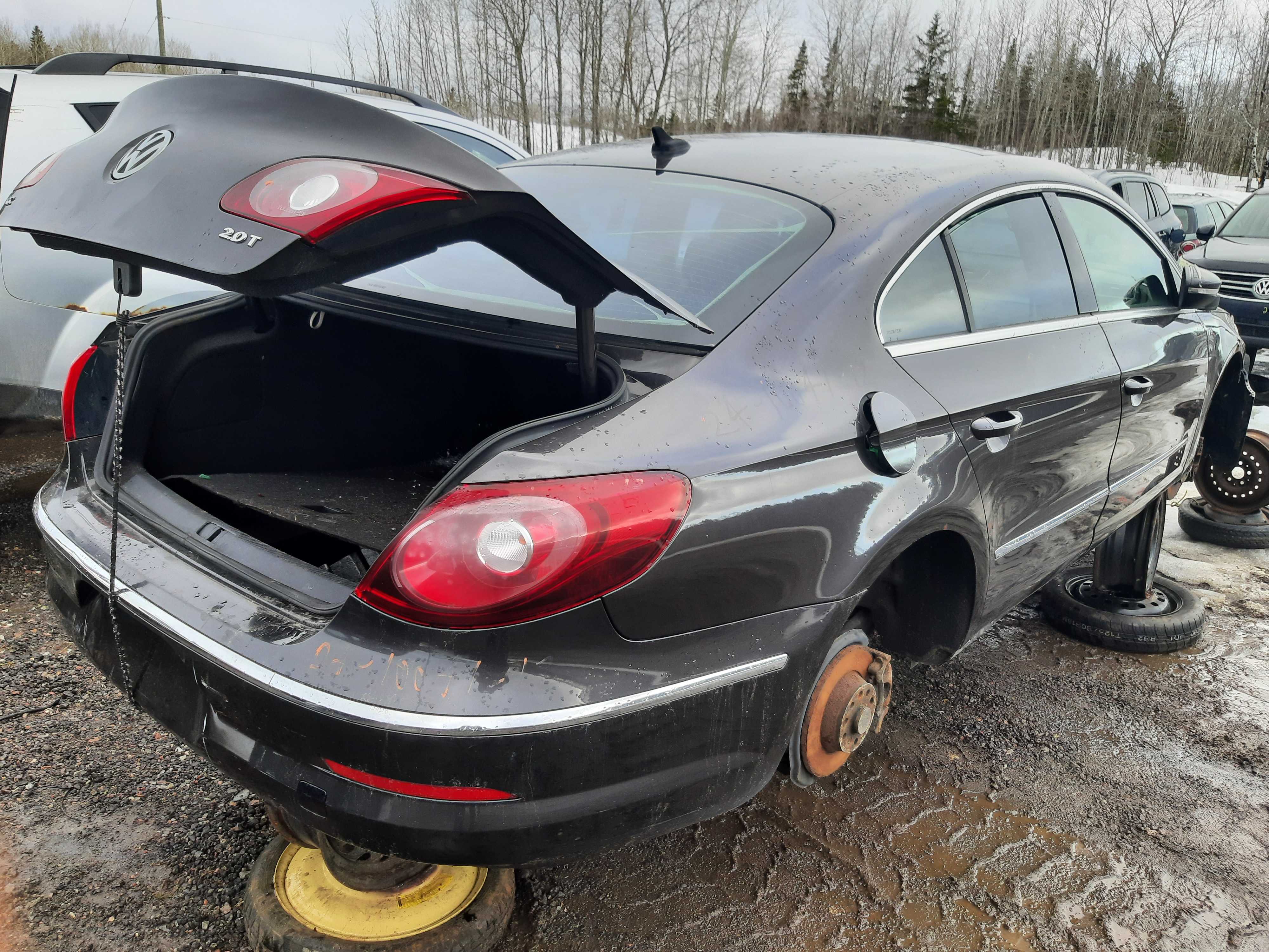 VOLKSWAGEN PASSAT 2012