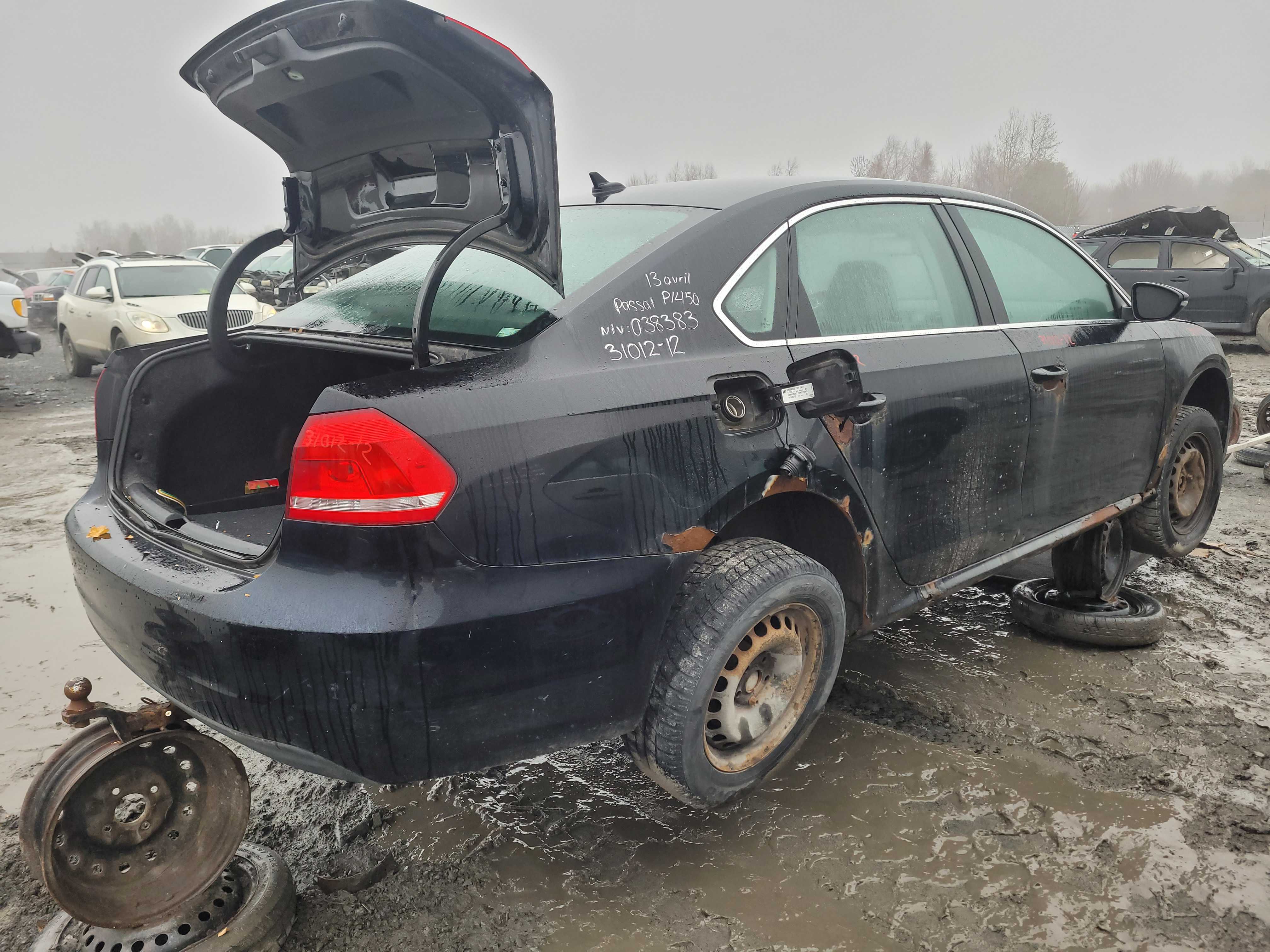 VOLKSWAGEN PASSAT 2012