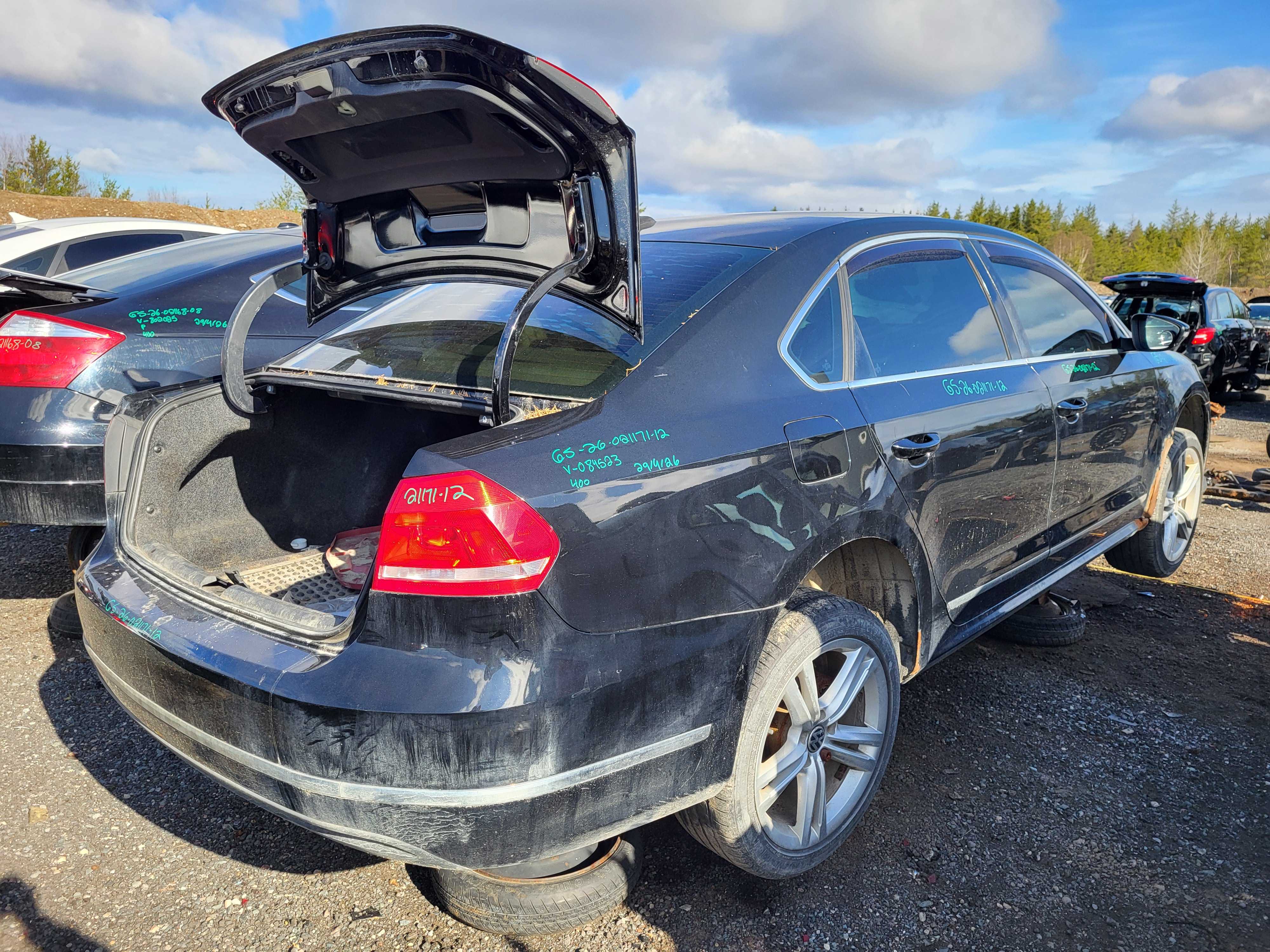 VOLKSWAGEN PASSAT 2012