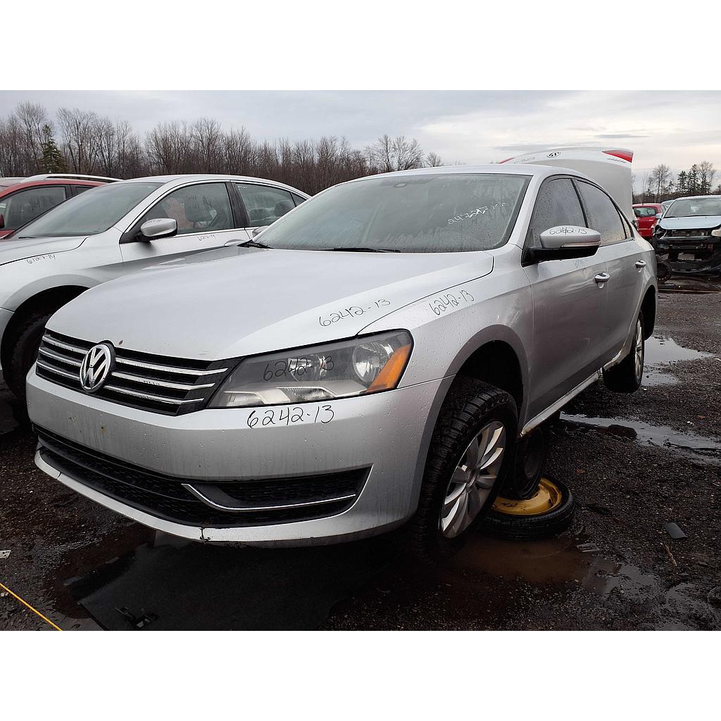 VOLKSWAGEN PASSAT 2013