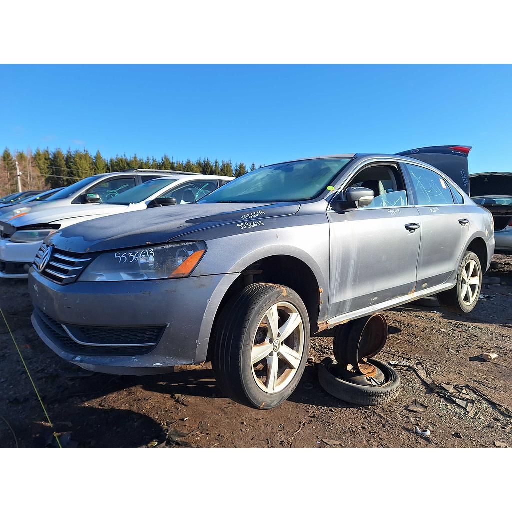 VOLKSWAGEN PASSAT 2013