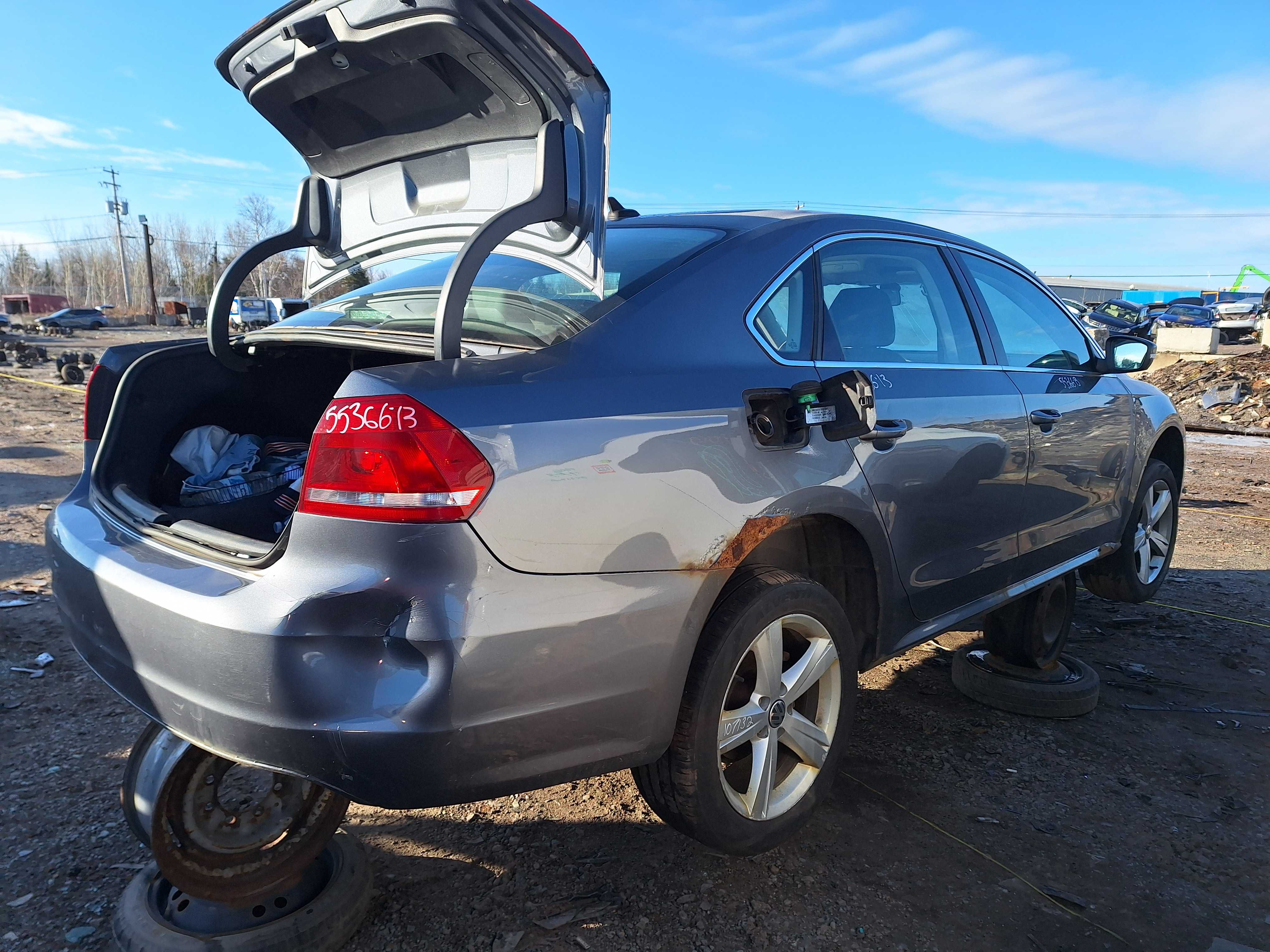 VOLKSWAGEN PASSAT 2013