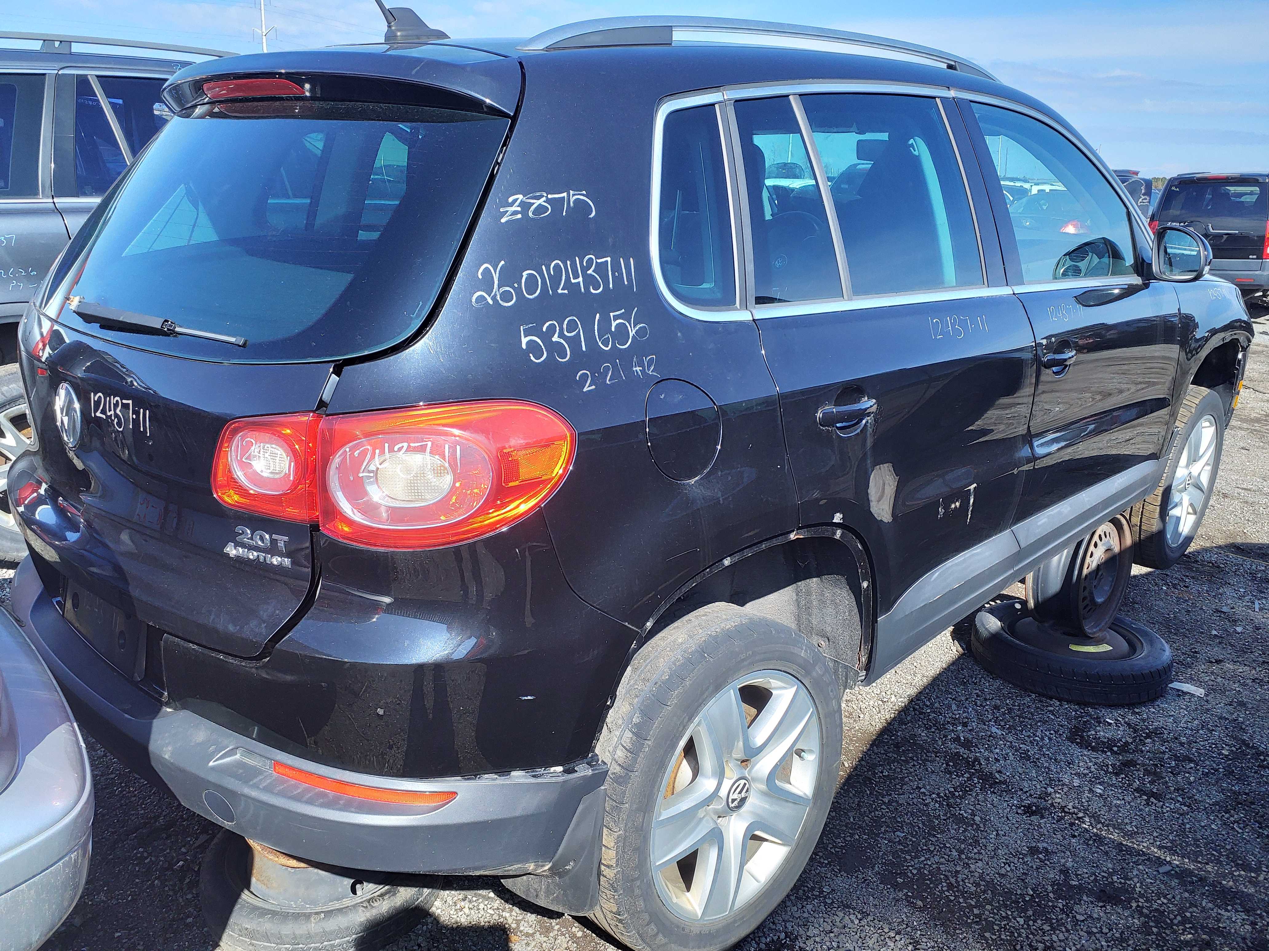 VOLKSWAGEN TIGUAN 2011