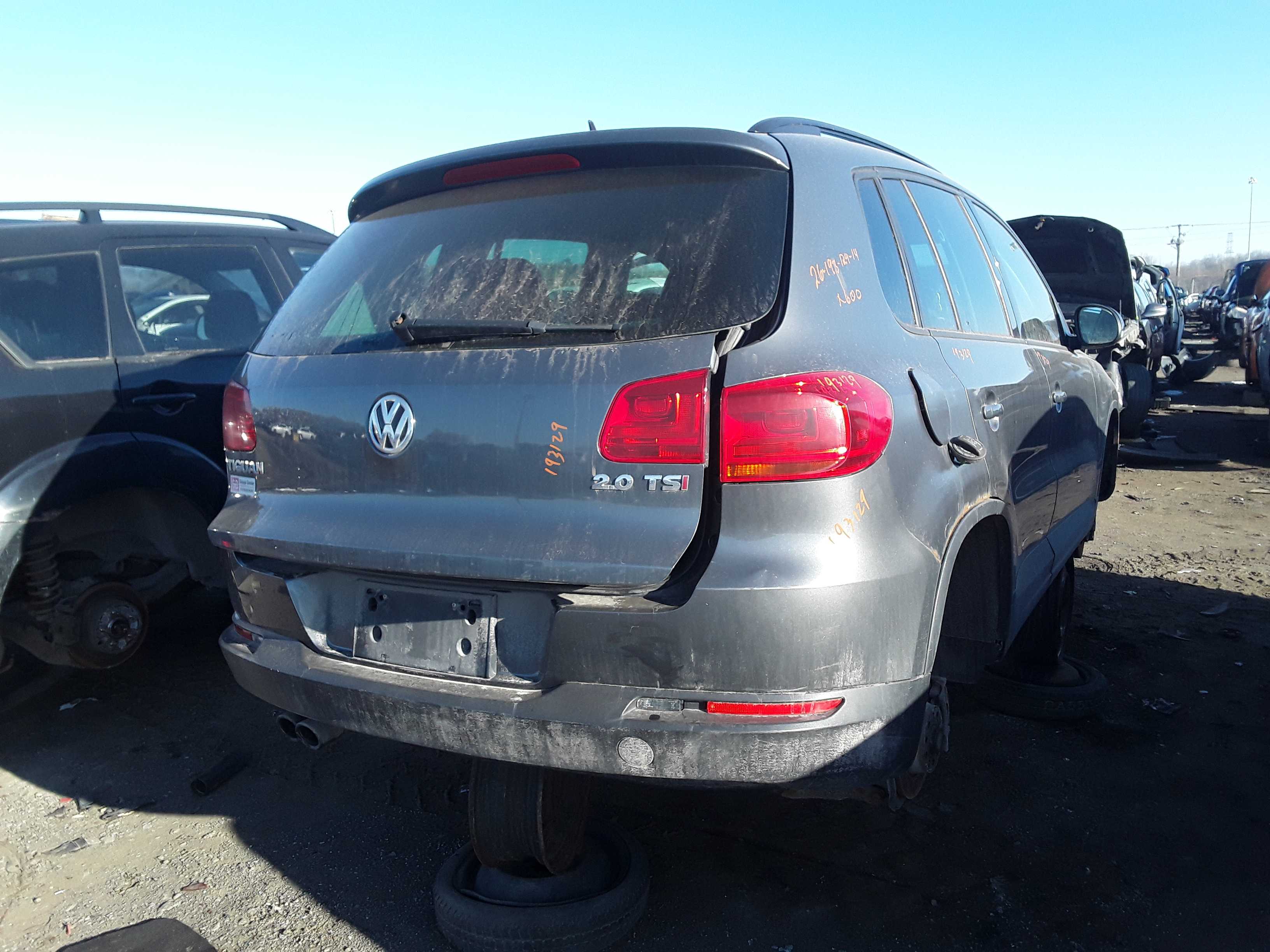VOLKSWAGEN TIGUAN 2014