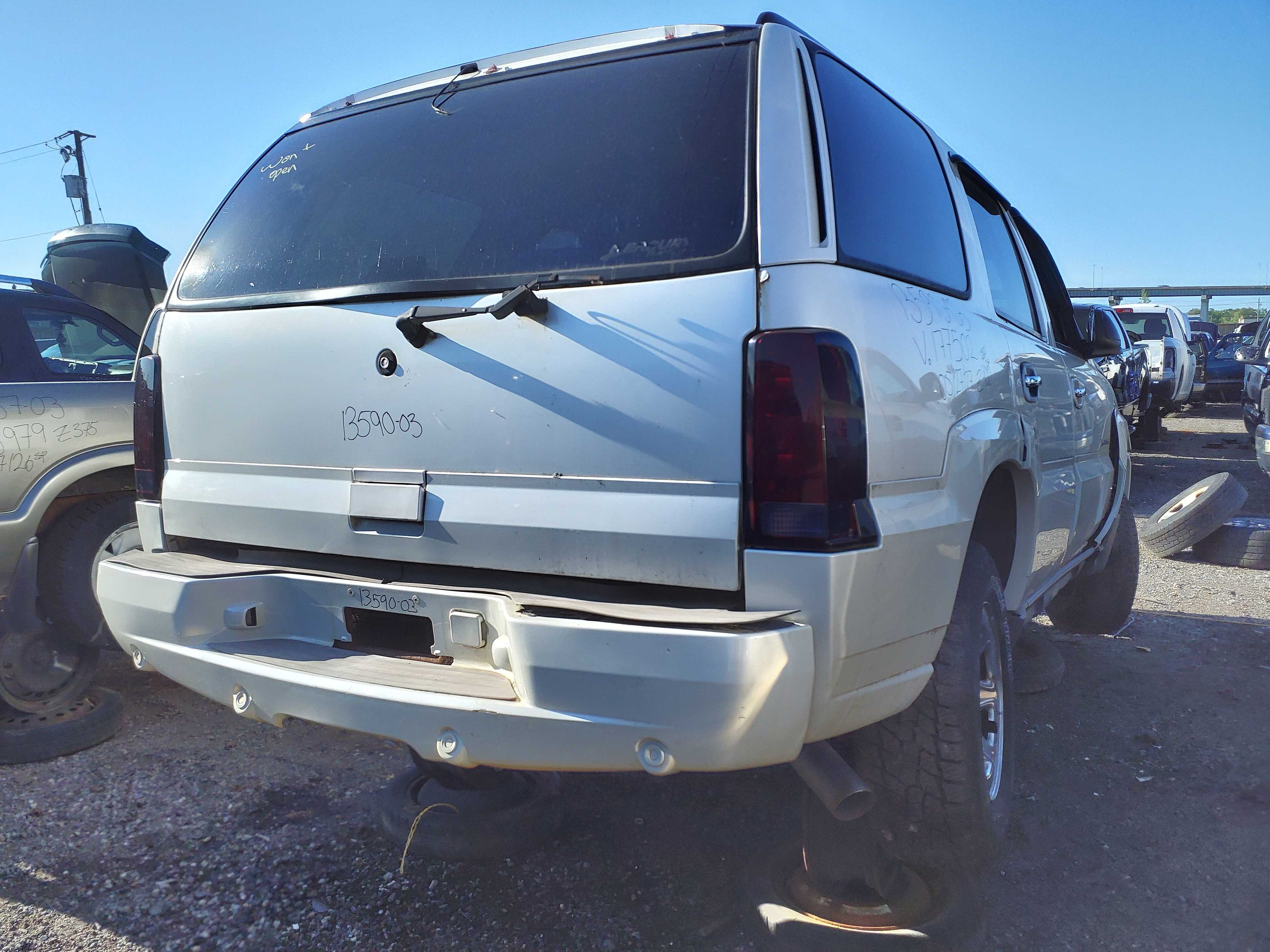 CADILLAC ESCALADE 2003