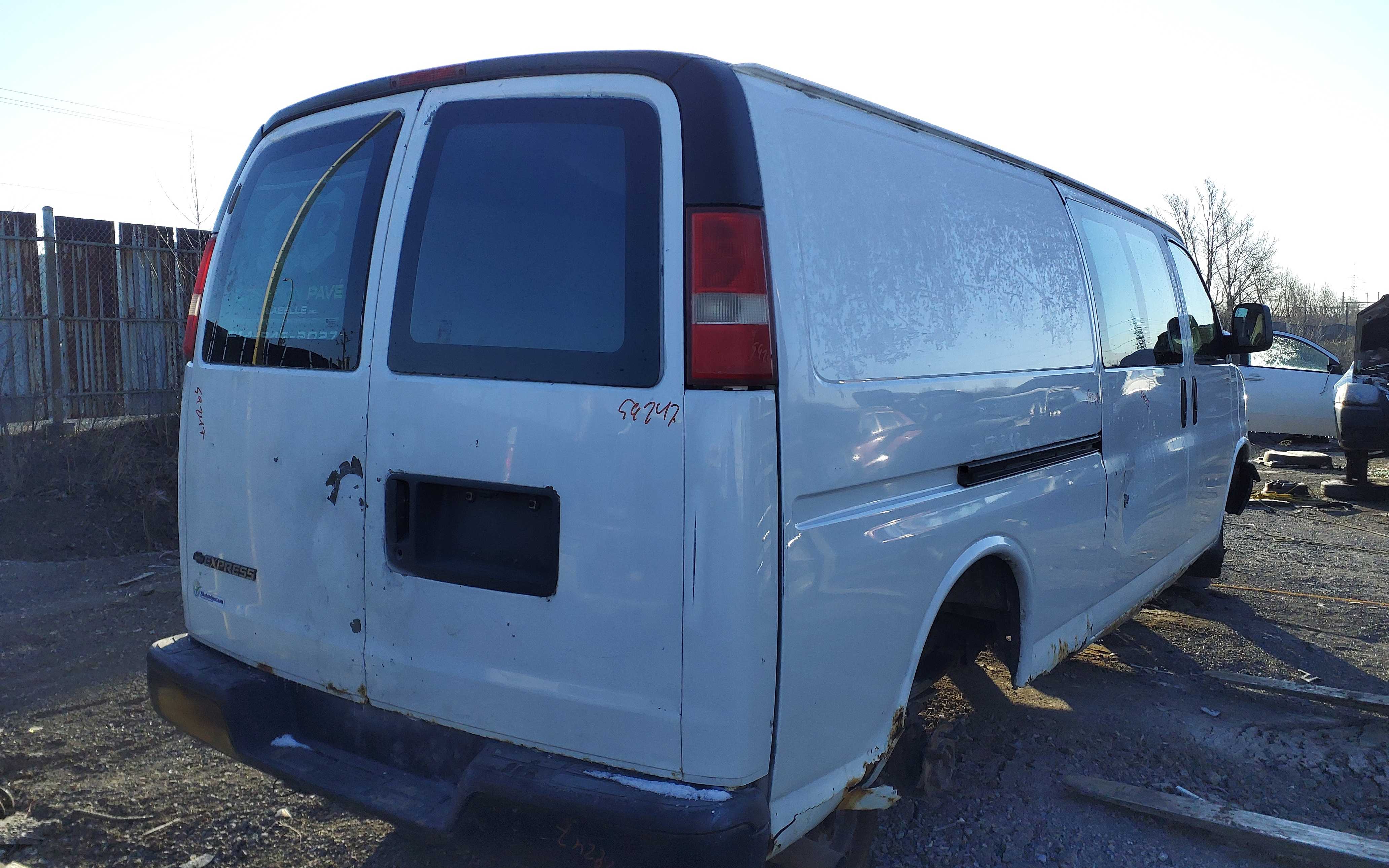 CHEVROLET EXPRESS VAN 2009
