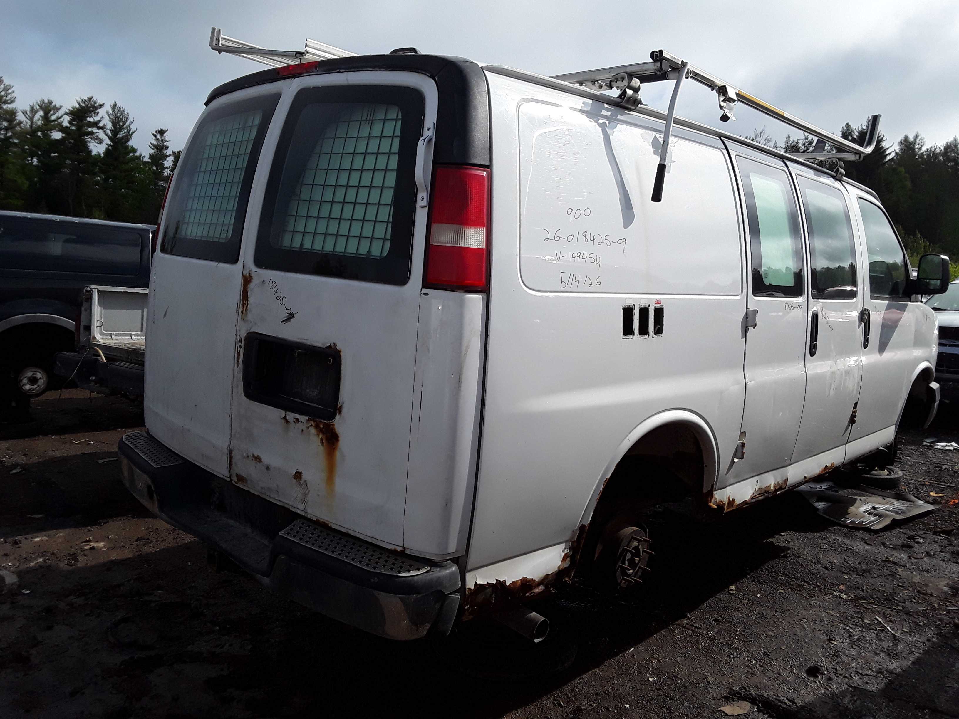 CHEVROLET EXPRESS VAN 2009
