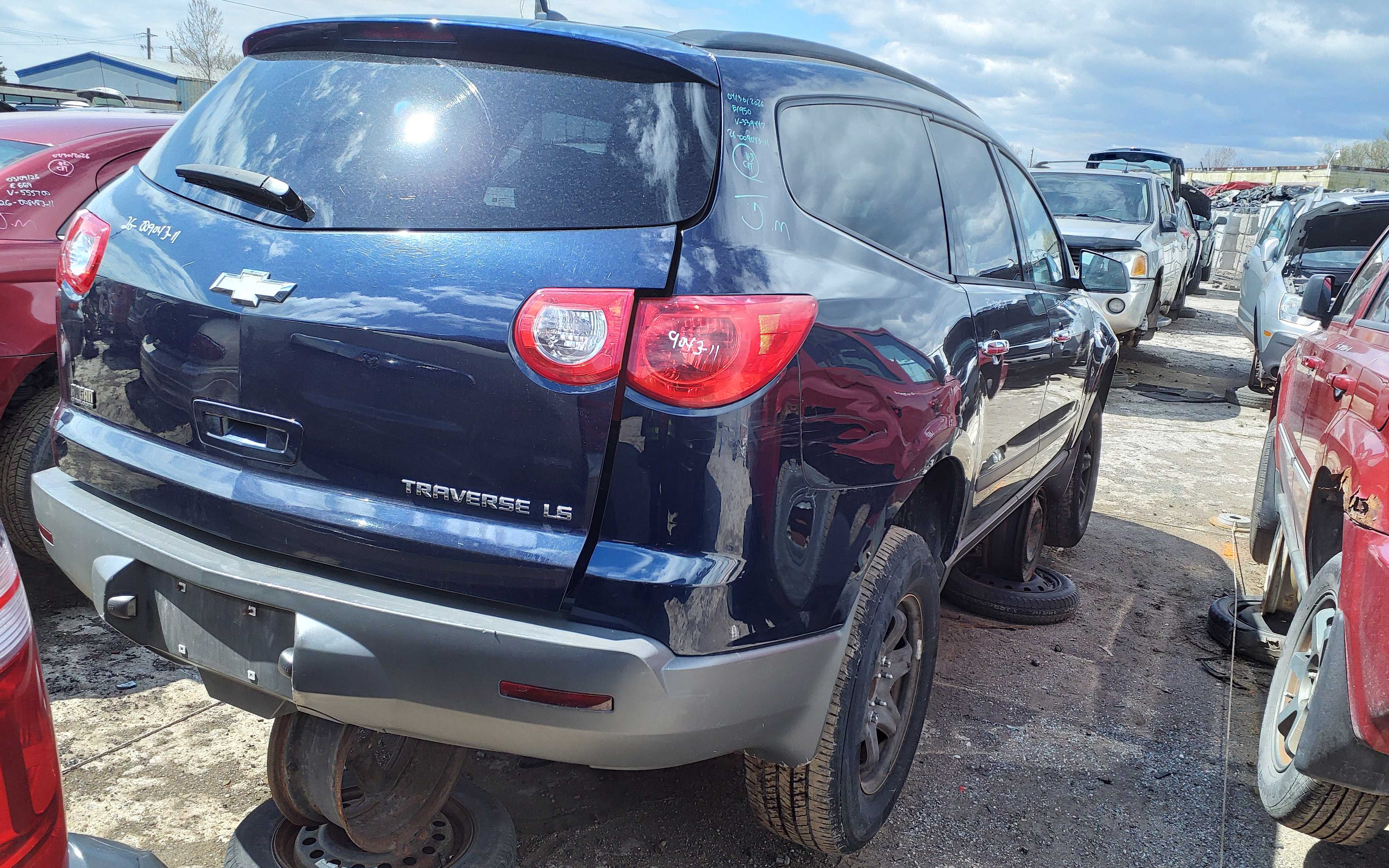 CHEVROLET TRAVERSE 2011
