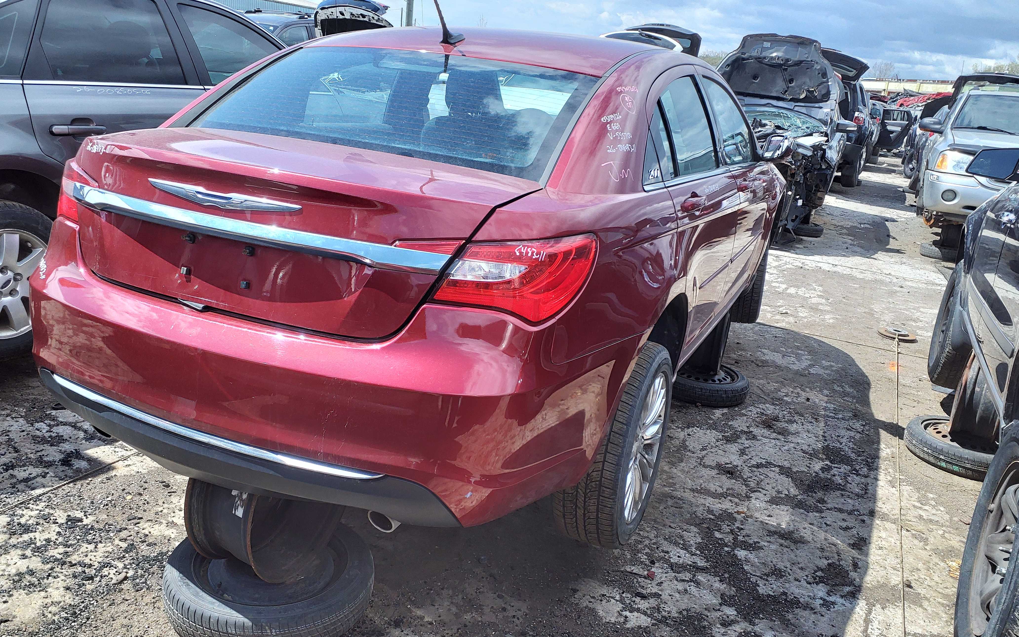 CHRYSLER 200 2011