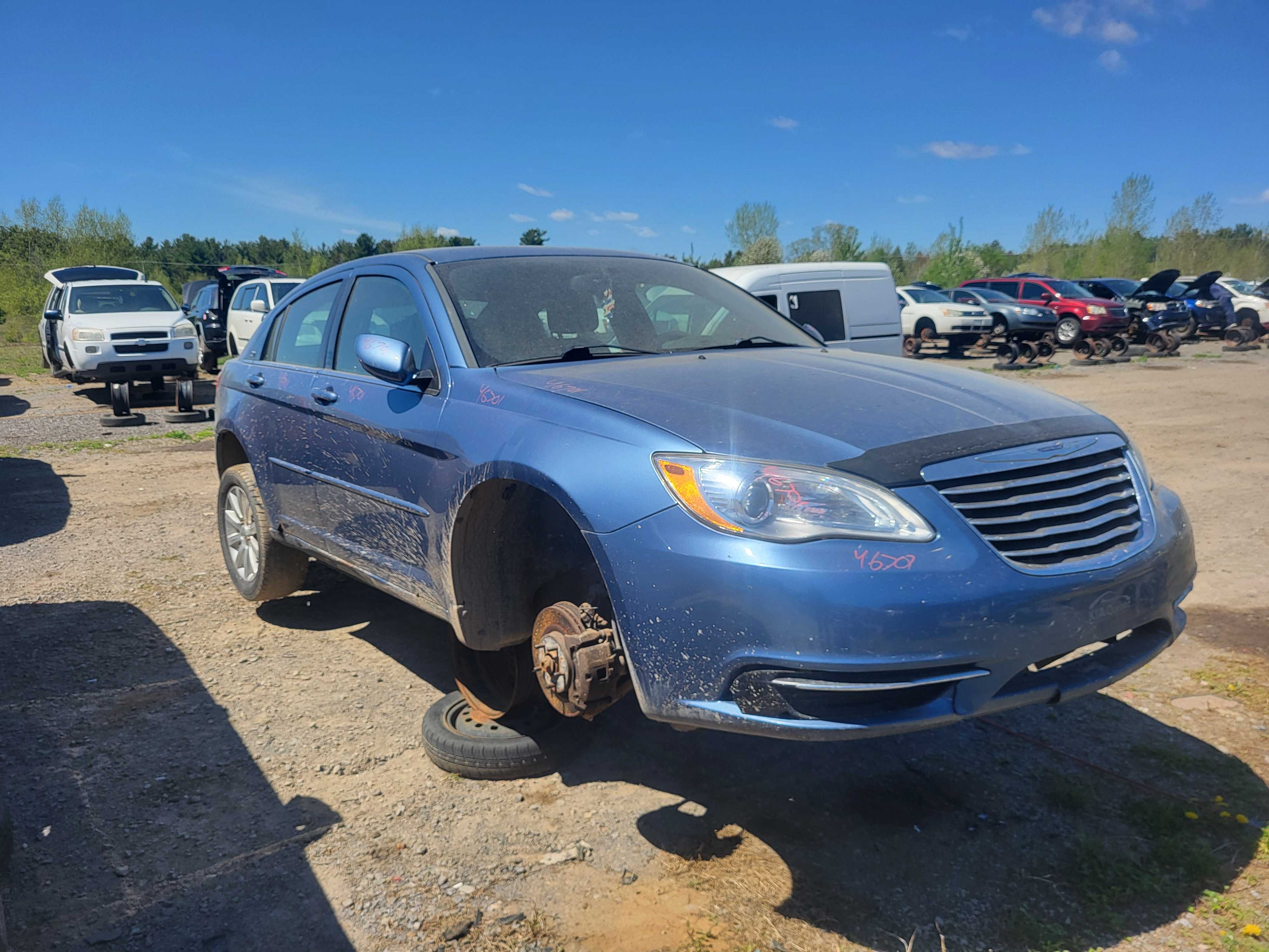 CHRYSLER 200 2011
