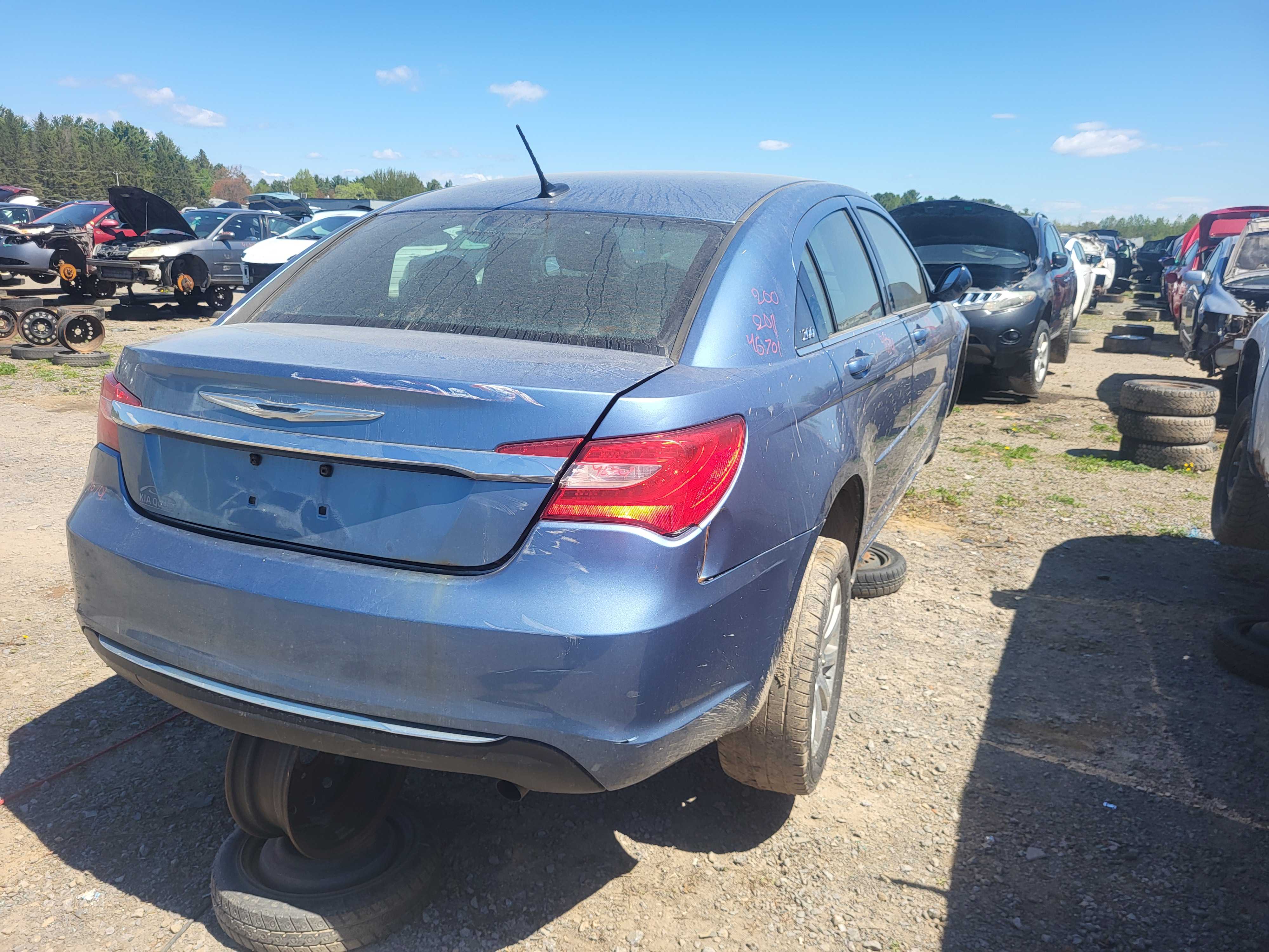 CHRYSLER 200 2011