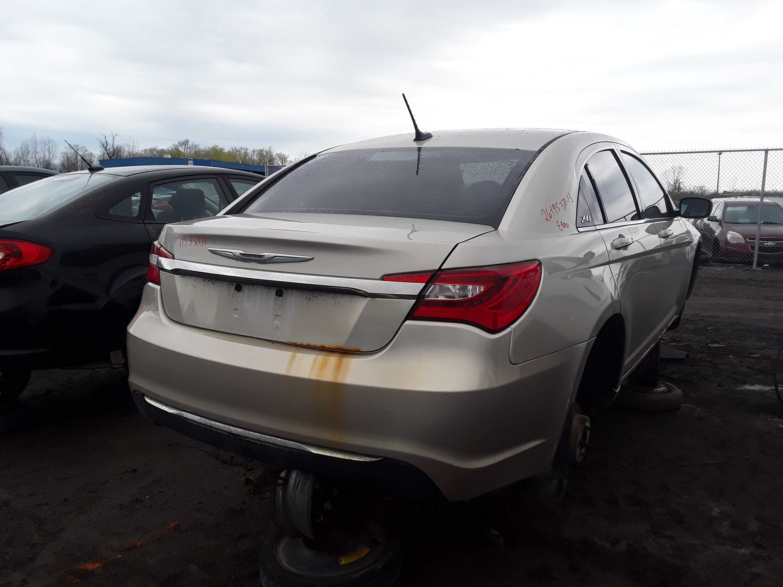 CHRYSLER 200 2013