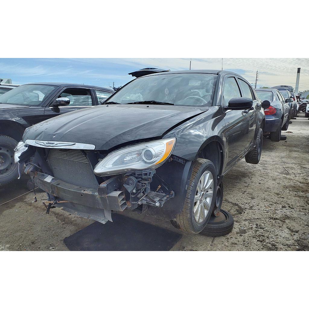 CHRYSLER 200 2013
