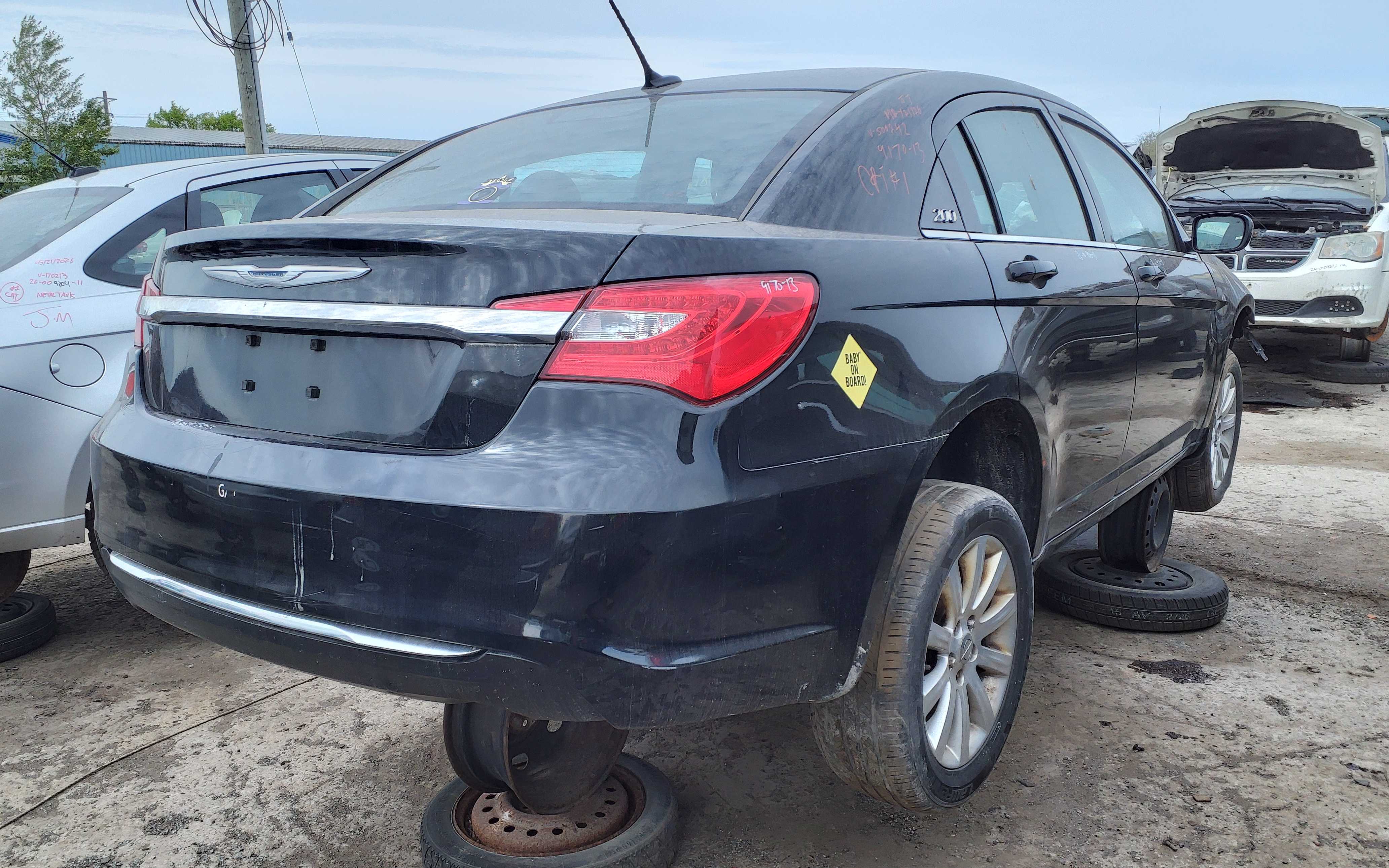 CHRYSLER 200 2013