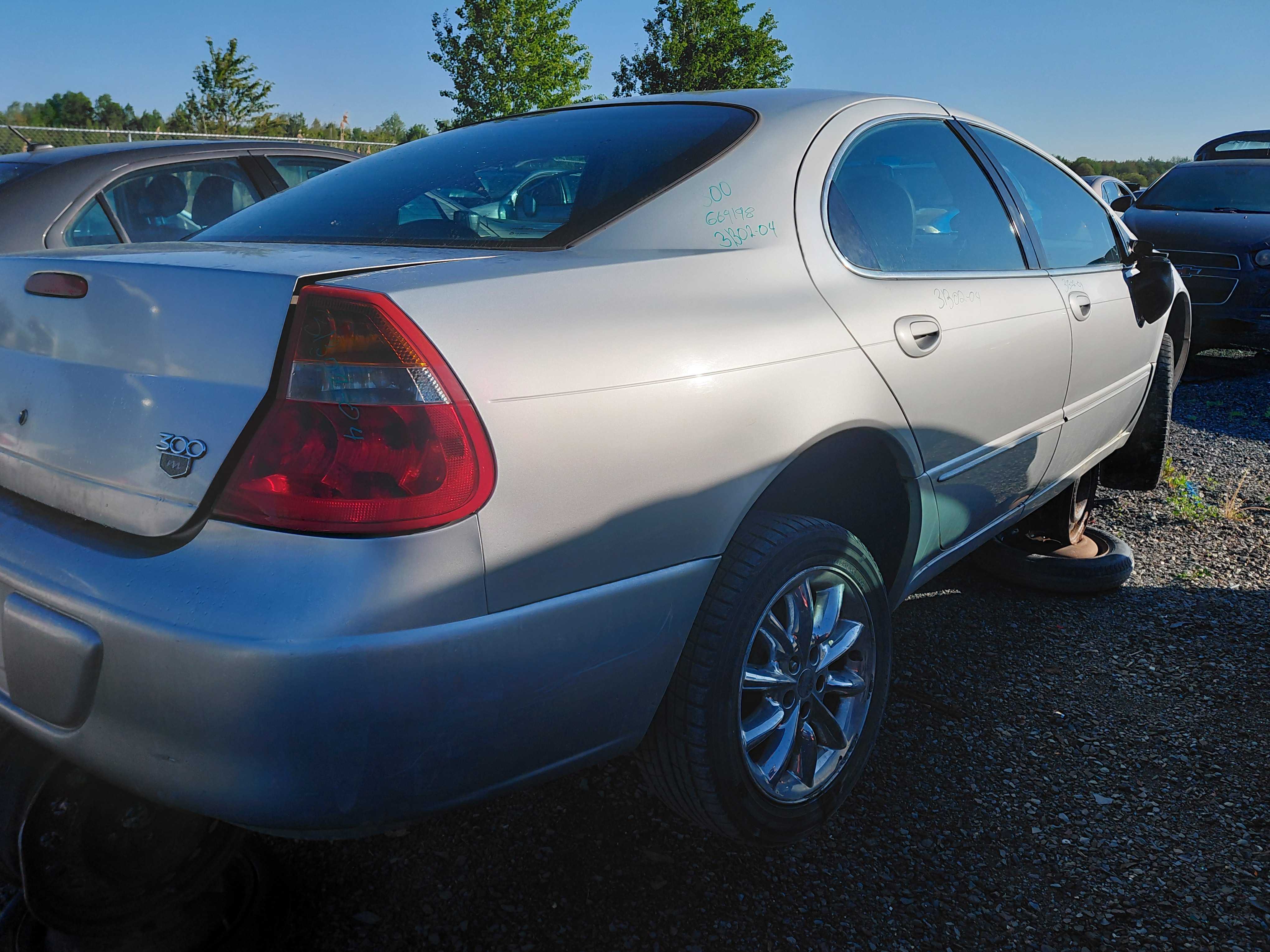 CHRYSLER 300 2004