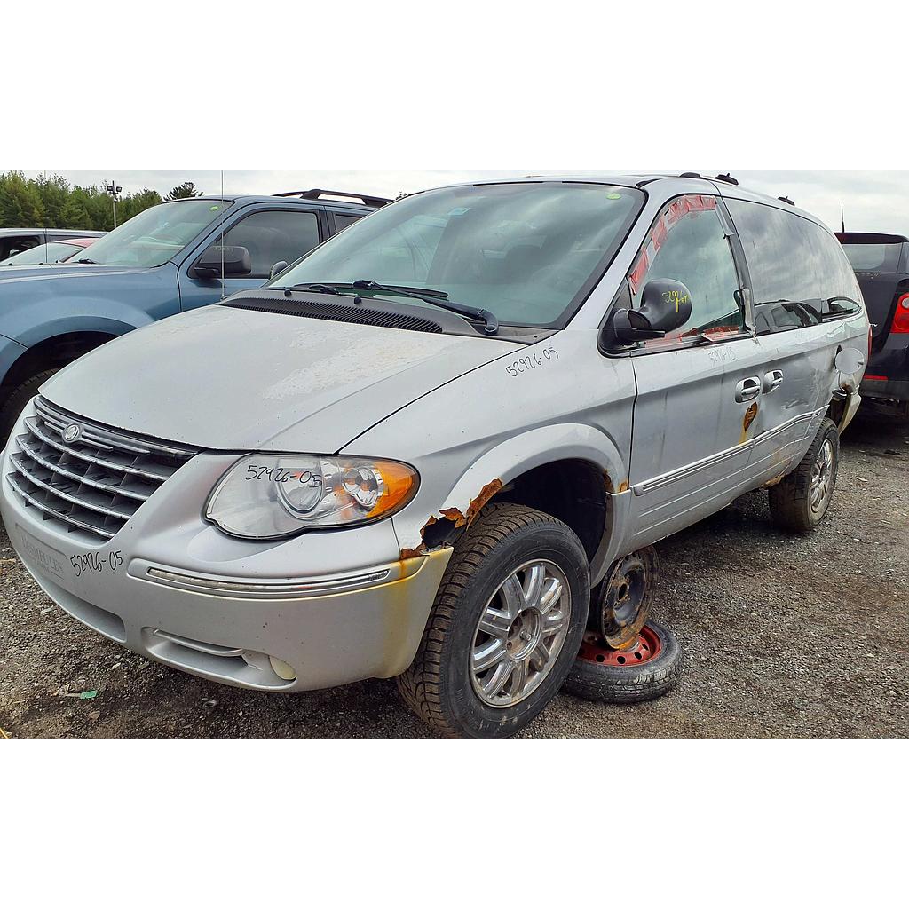 CHRYSLER TOWN &amp; COUNTRY 2005