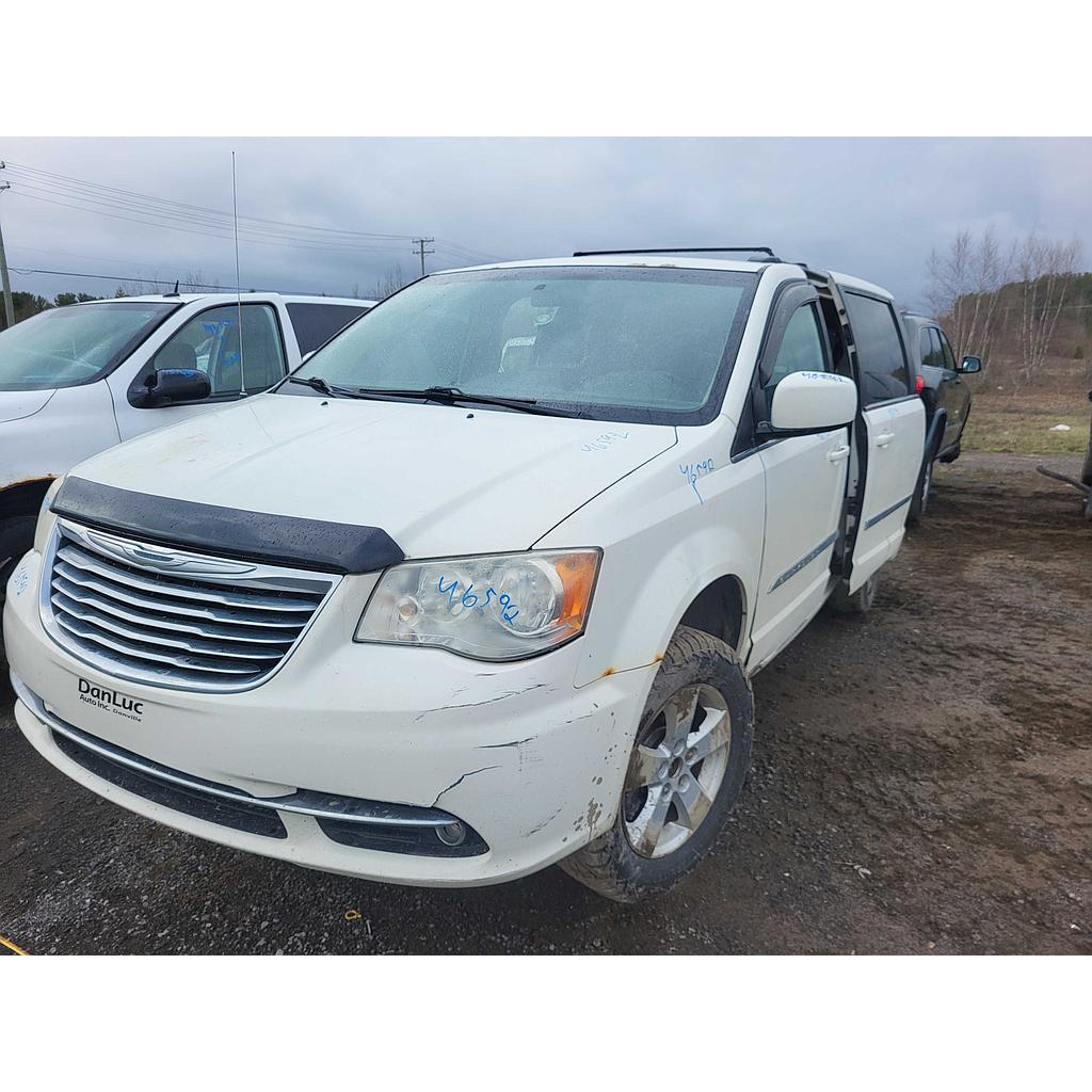 CHRYSLER TOWN &amp; COUNTRY 2013