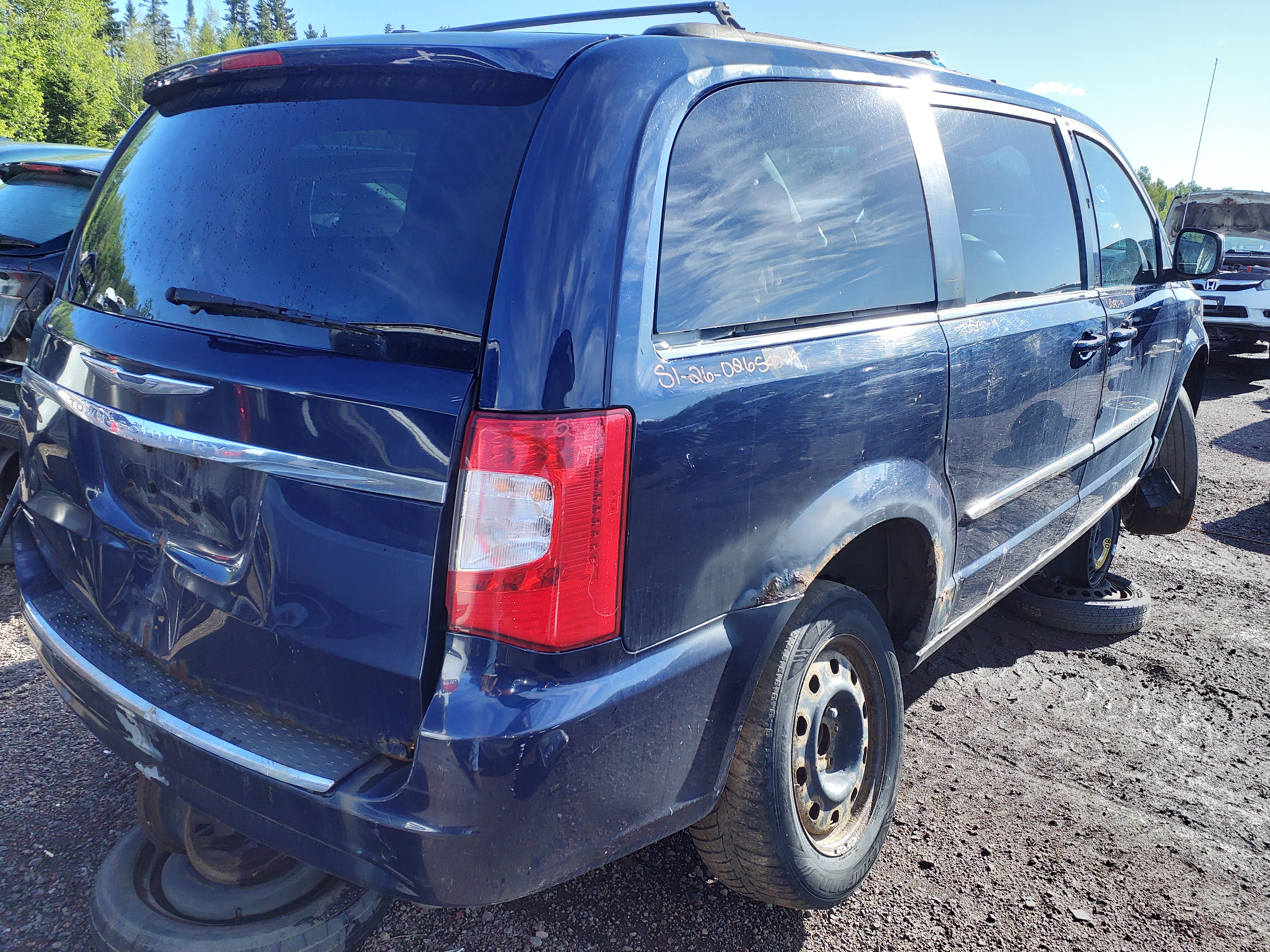 CHRYSLER TOWN &amp; COUNTRY 2014